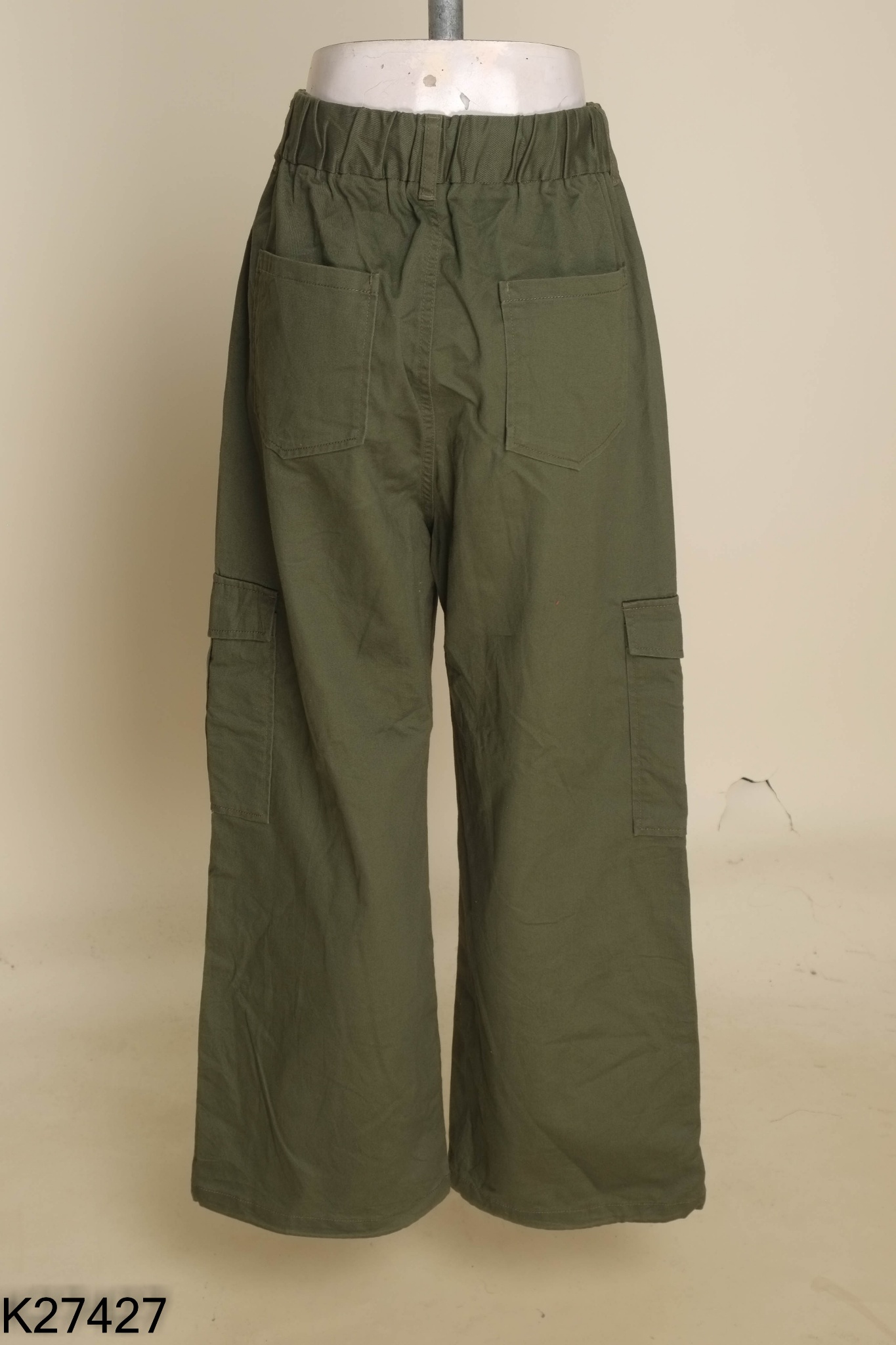 Quần kaki xanh rêu suông