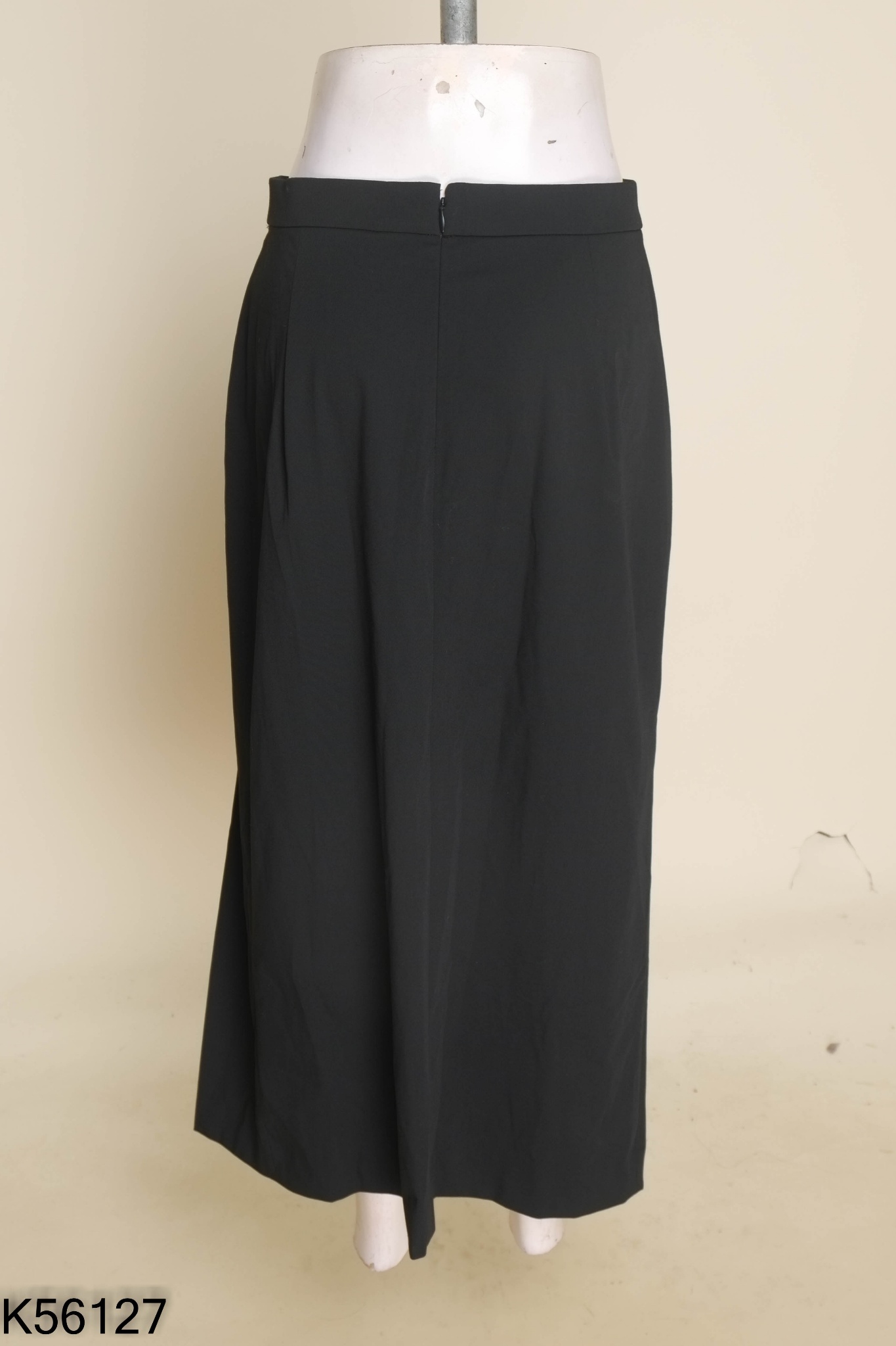 Chân váy UNIQLO đen trơn