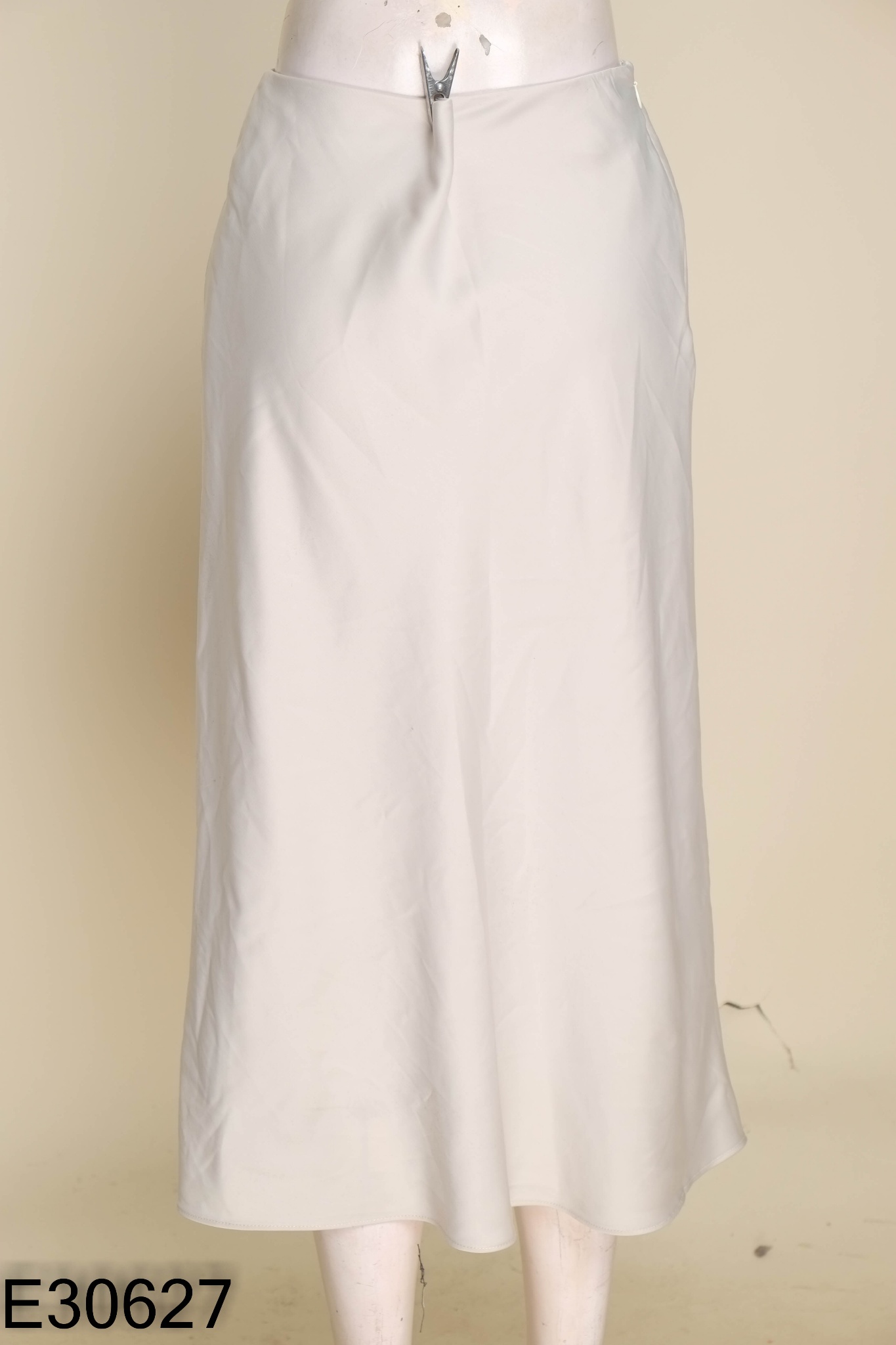 Chân váy UNIQLO be trơn