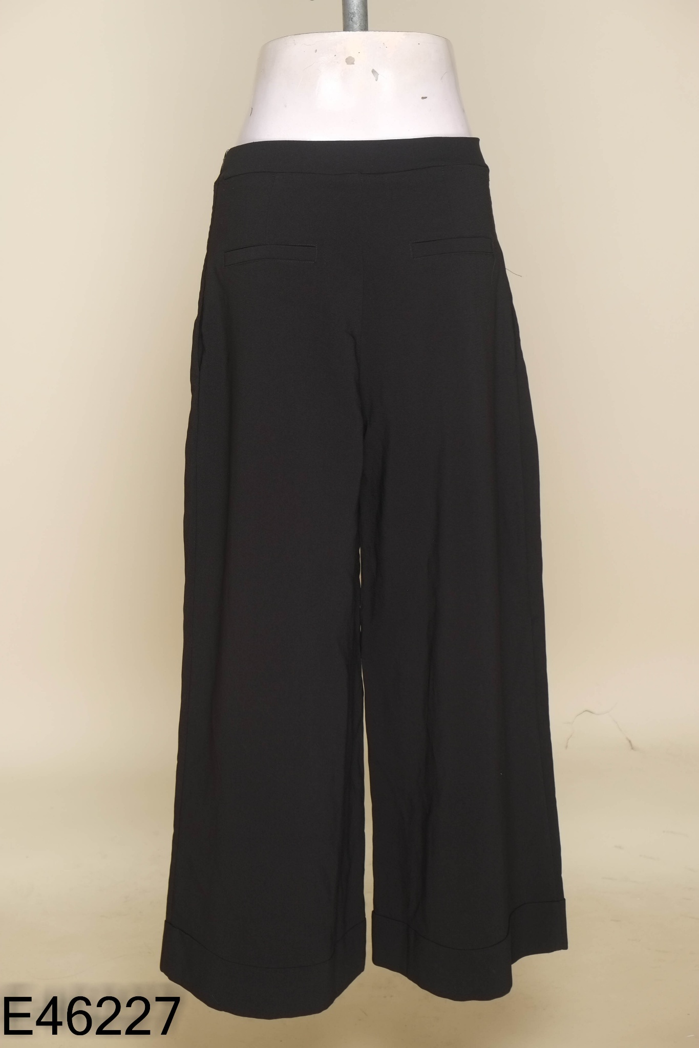 Quần culottes vải đen