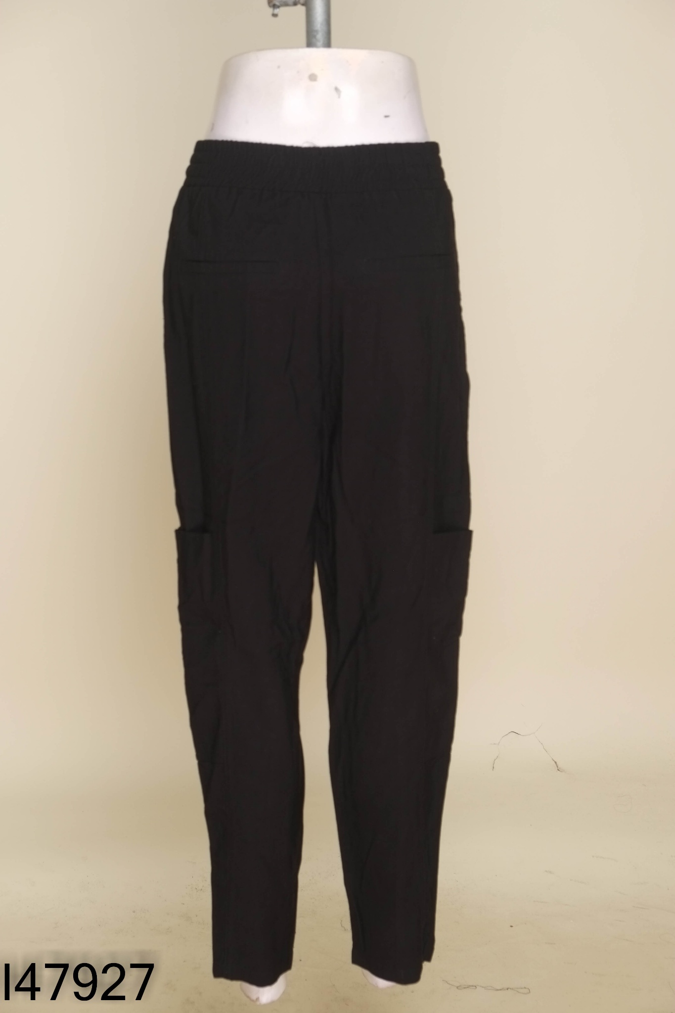 Quần đen ZARA eo chun (cắt tag)
