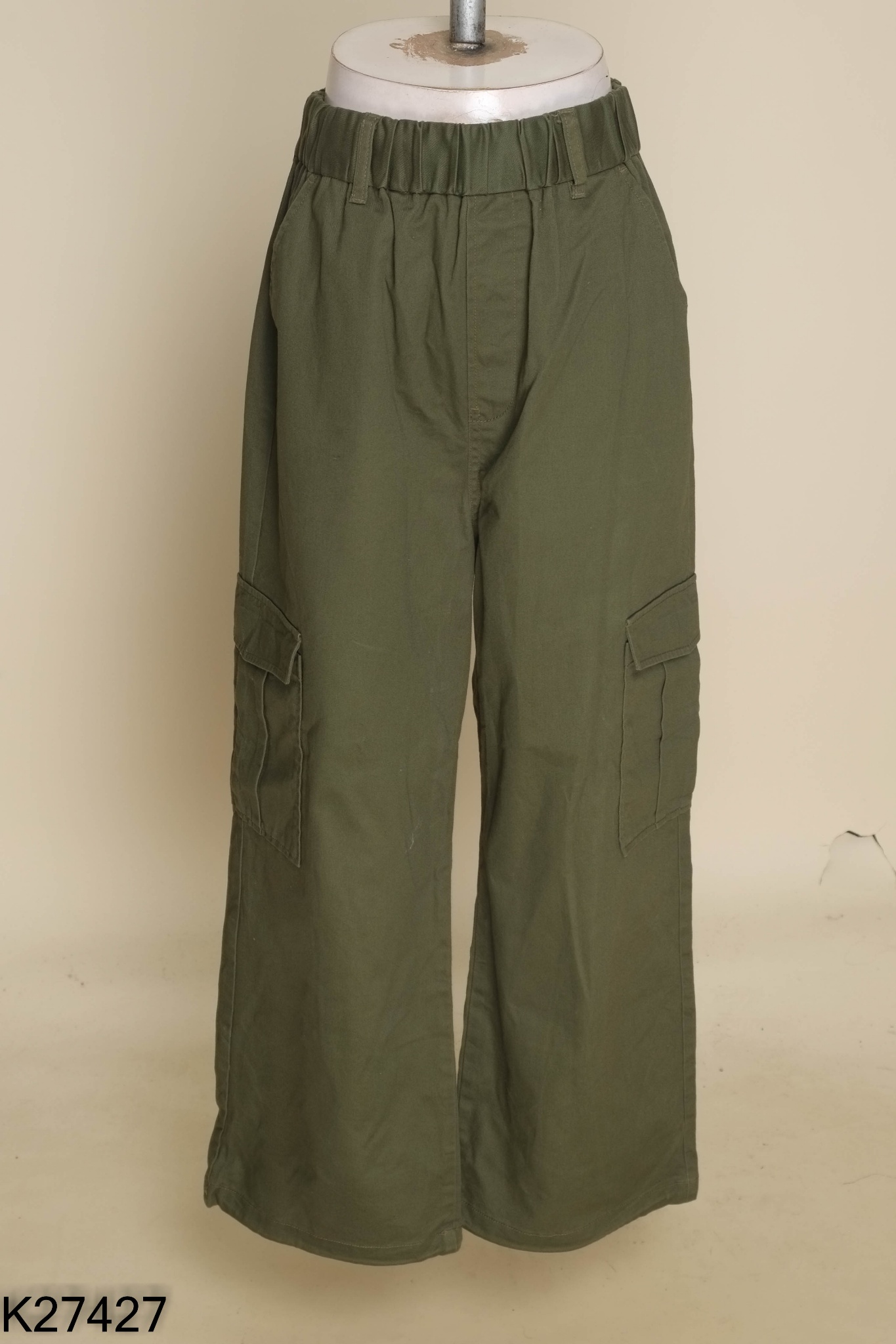 Quần kaki xanh rêu suông