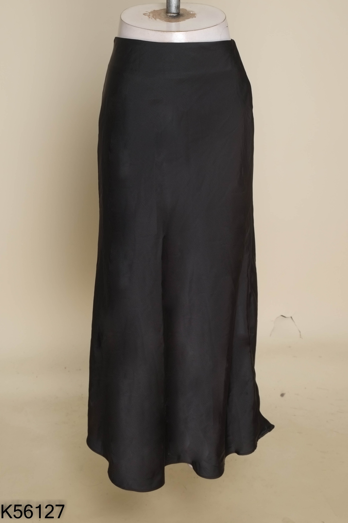 Chân váy LA BOUTIQUE lụa đen