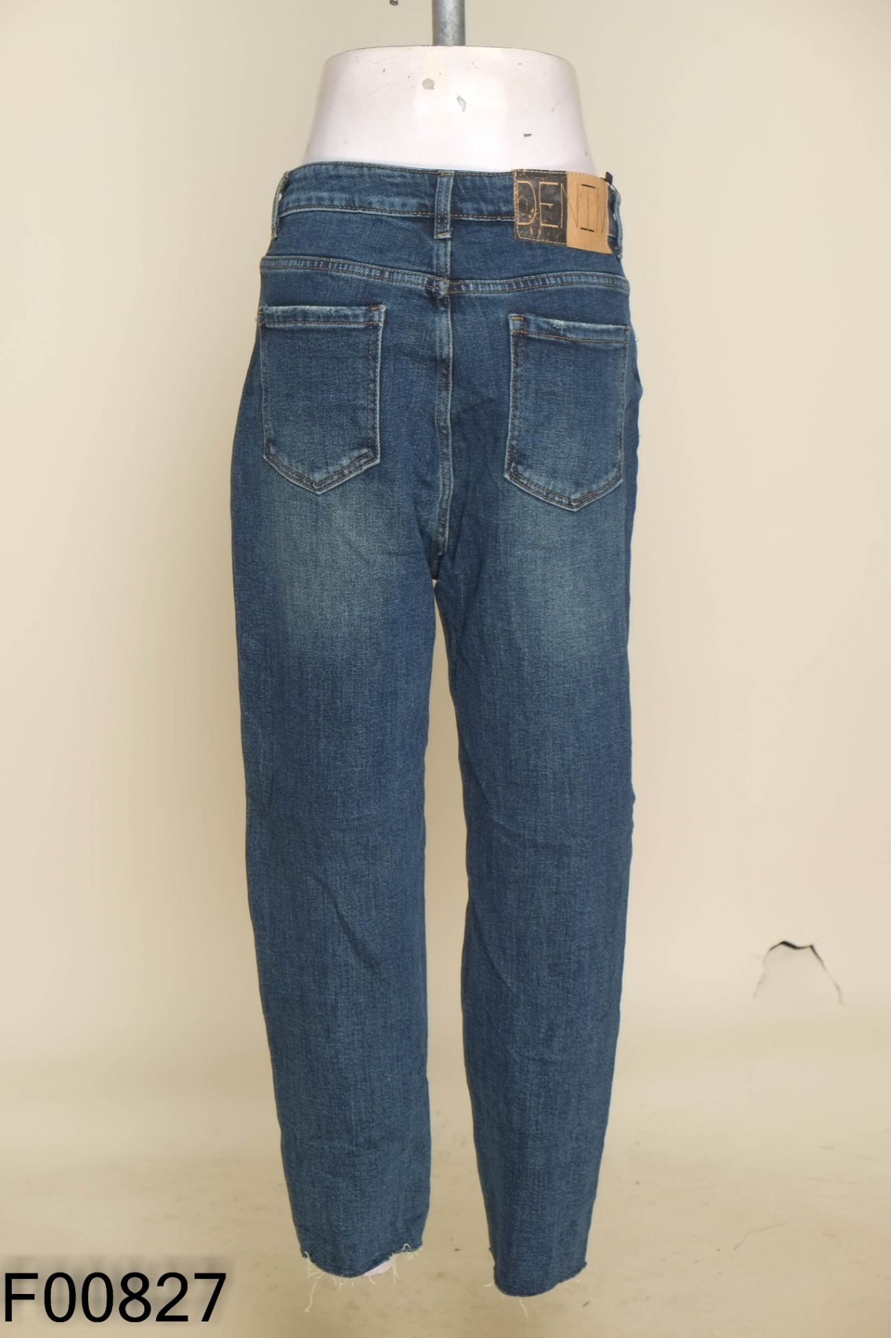 NEWTAG Quần jeans xanh rách