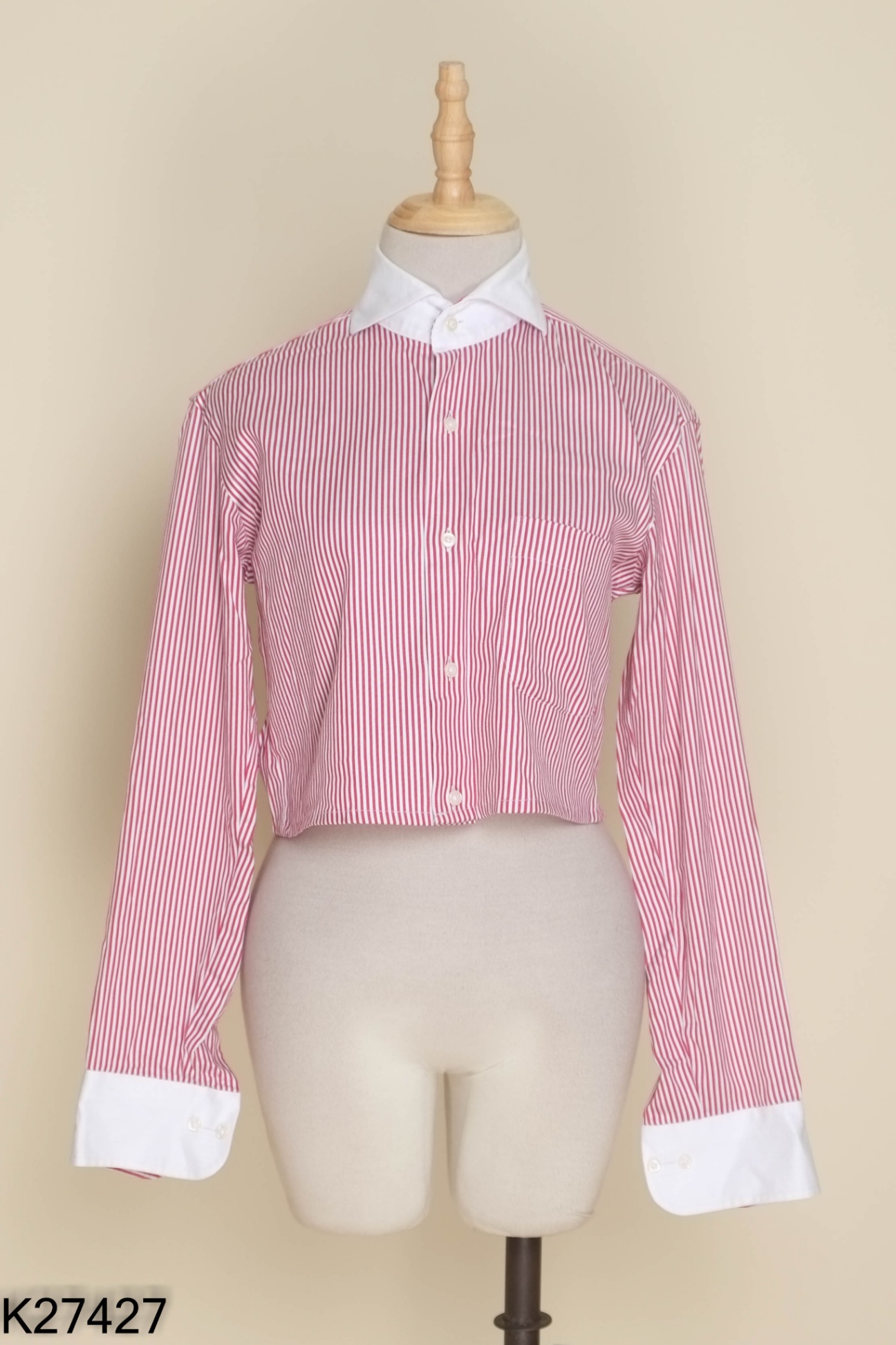 Áo sơ mi croptop trắng kẻ đỏ