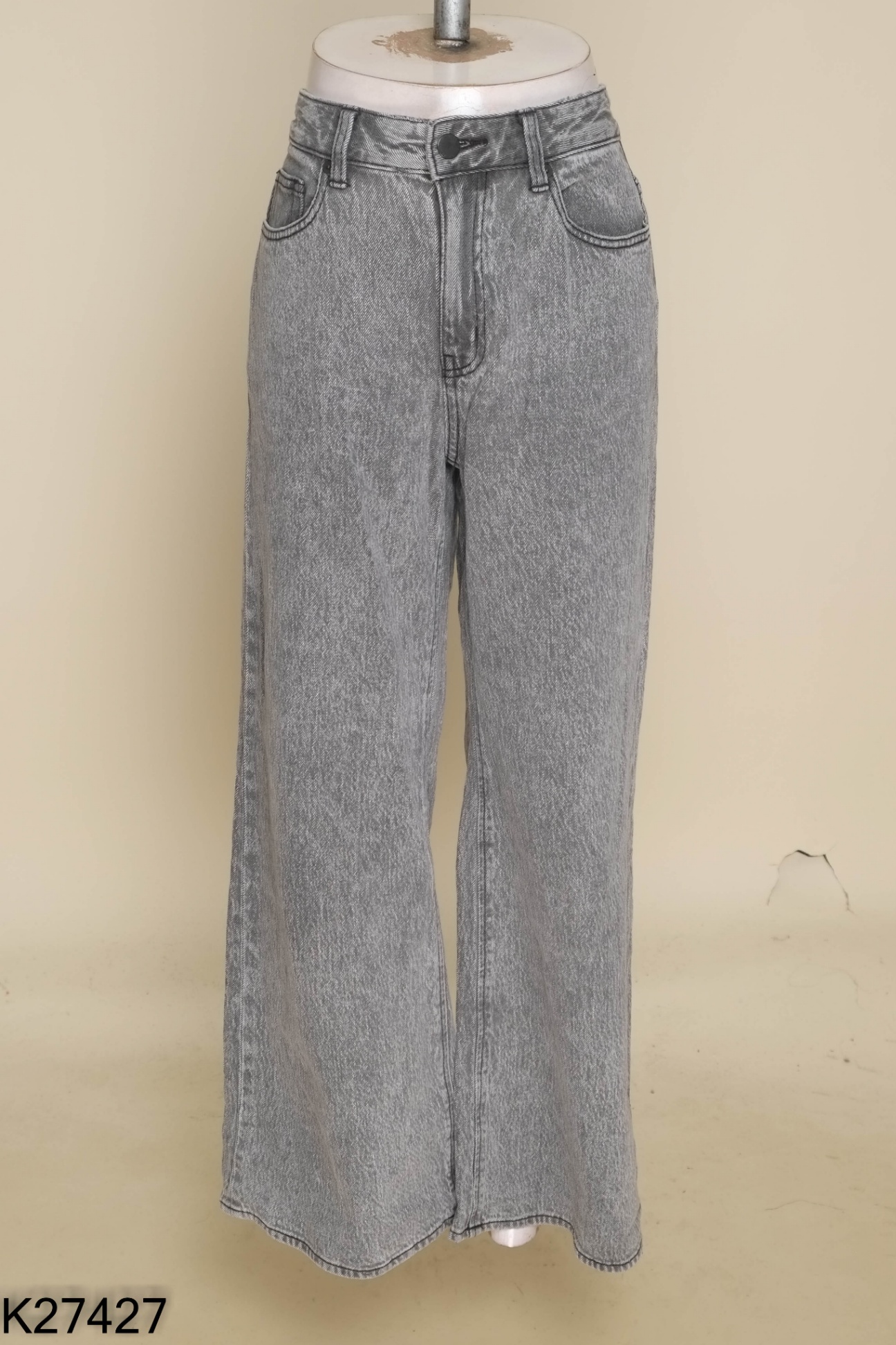 Quần jeans GU xám đen