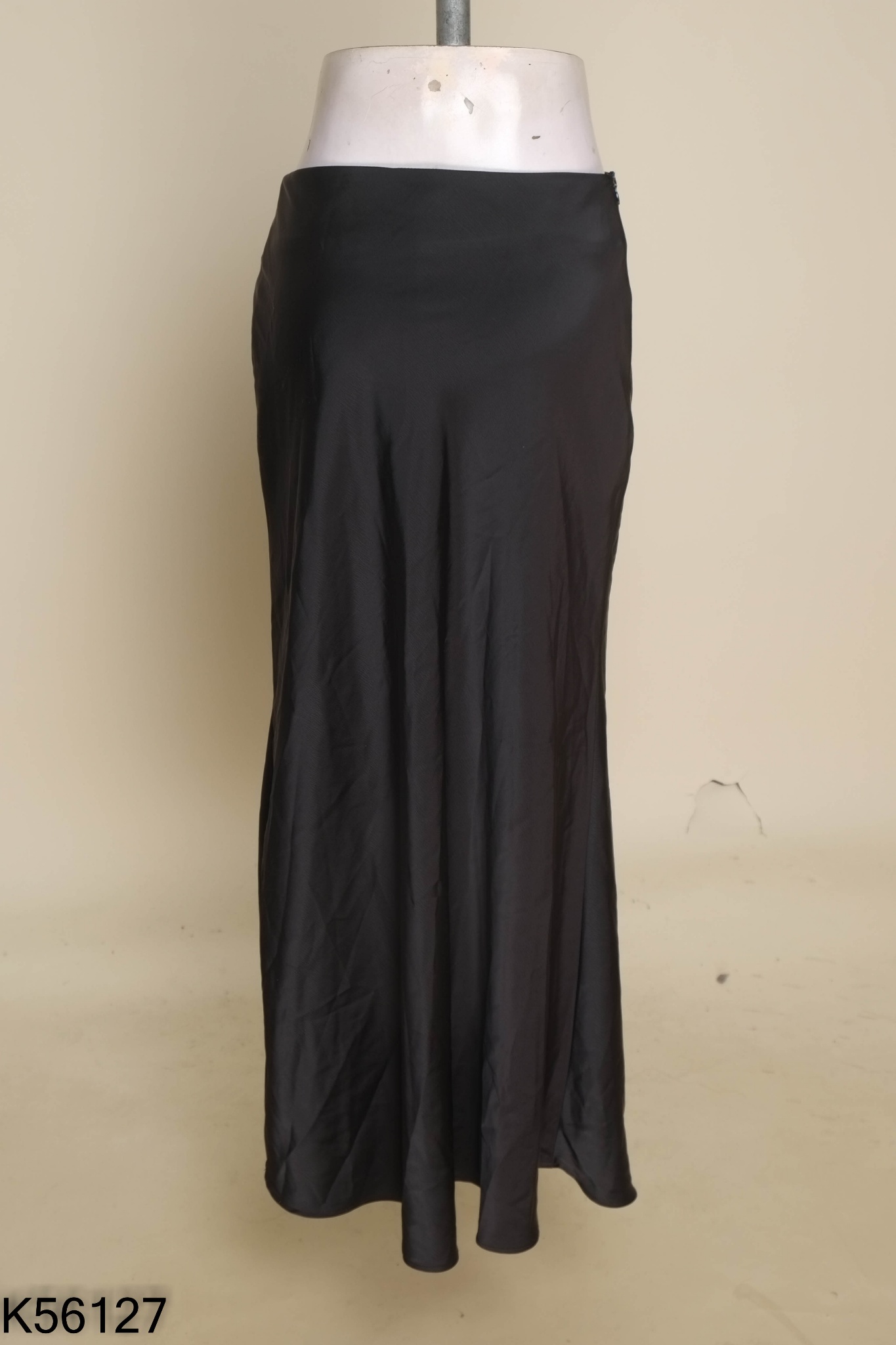 Chân váy LA BOUTIQUE lụa đen