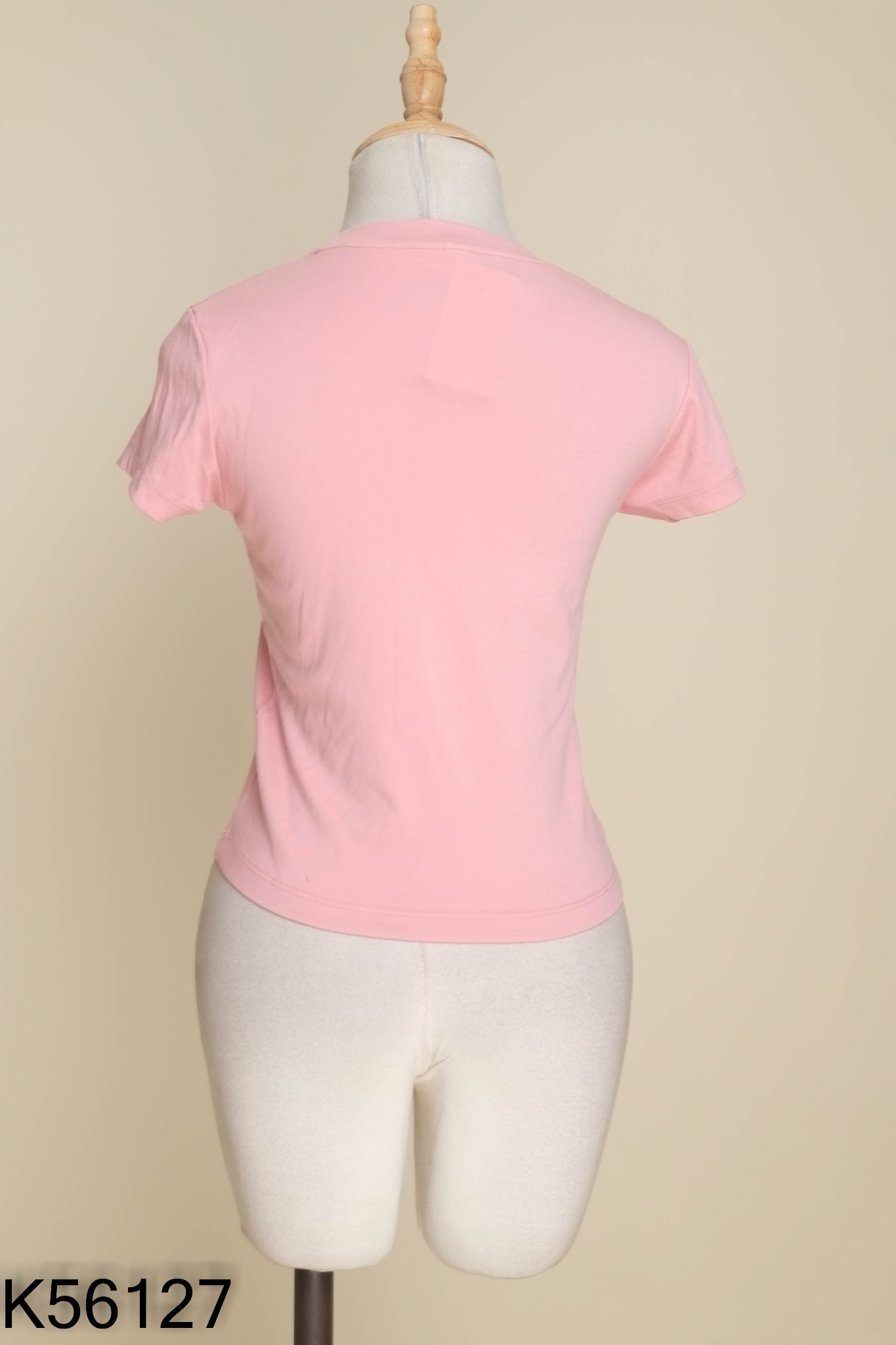 Áo UNIQLO hồng đậm