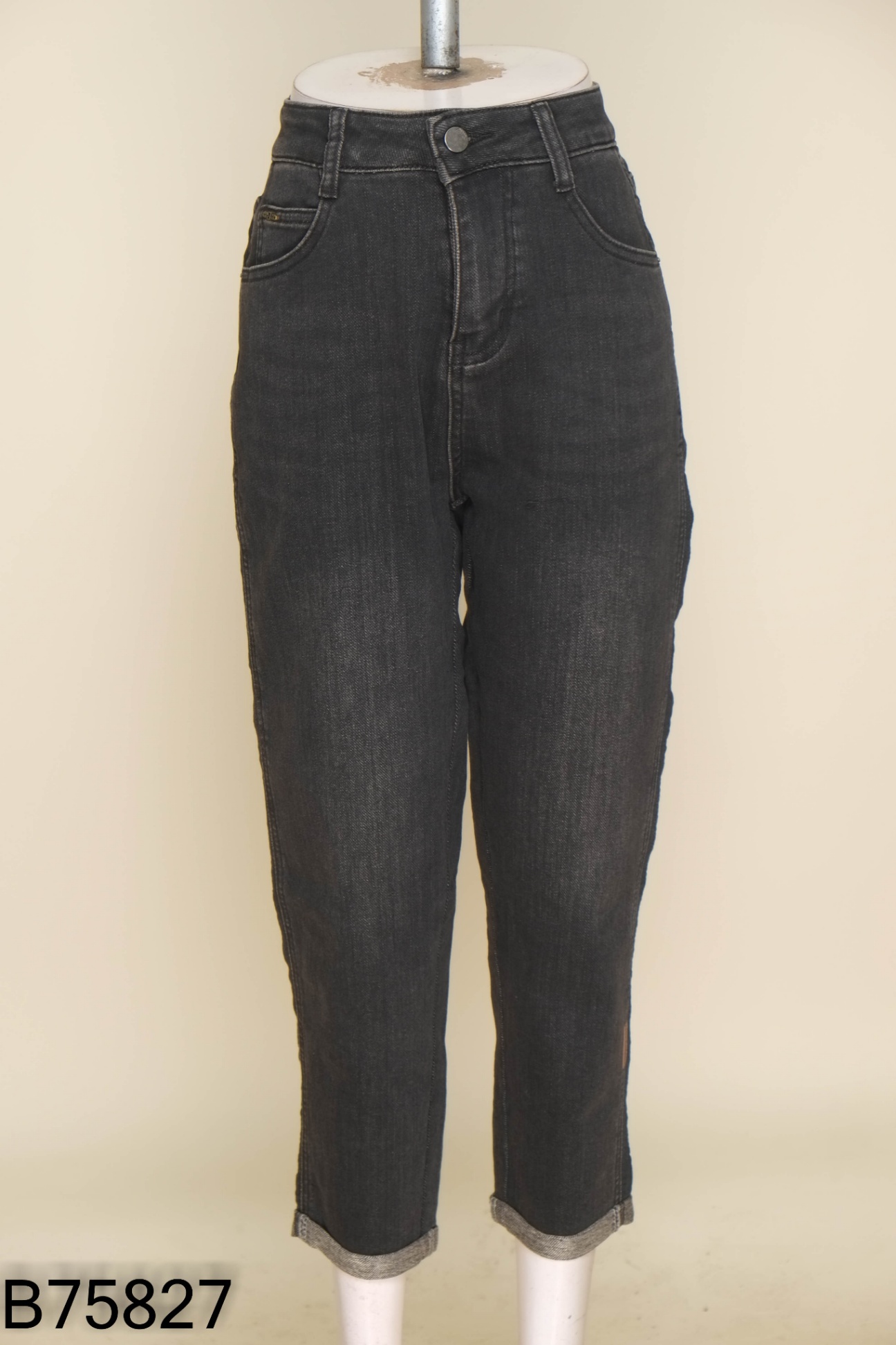 NEWTAG Quần jeans đen xắn gấu