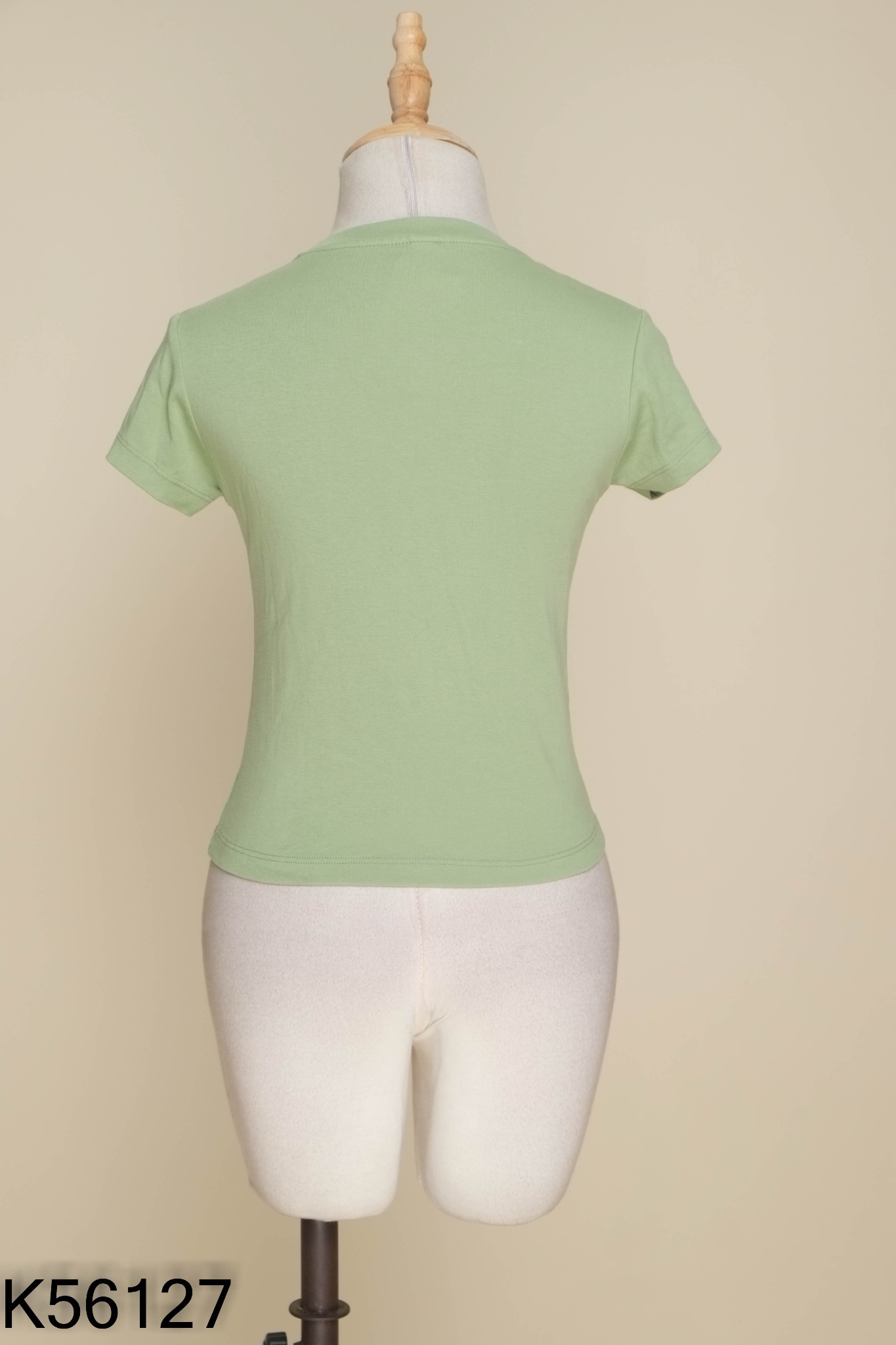 Áo UNIQLO xanh trơn
