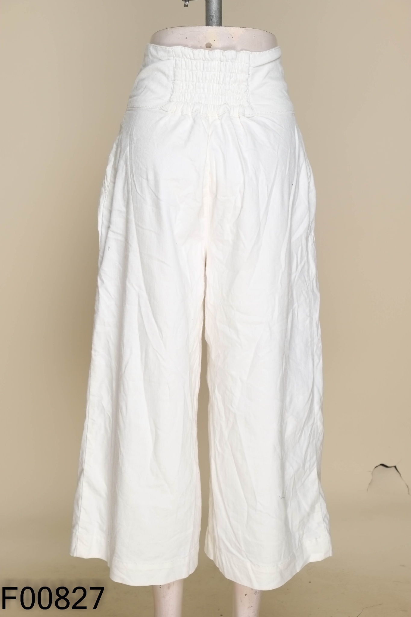 Quần kaki trắng ống rộng