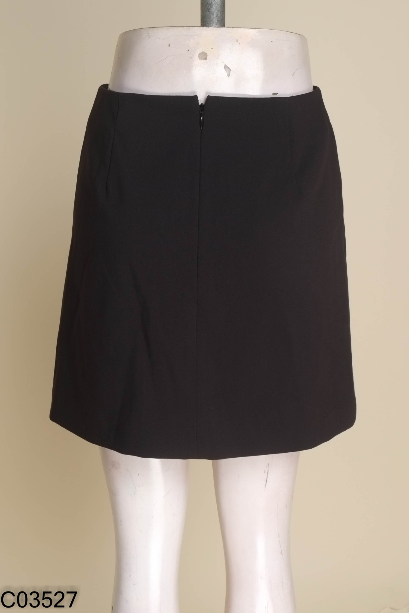 Chân váy UNIQLO đen trơn