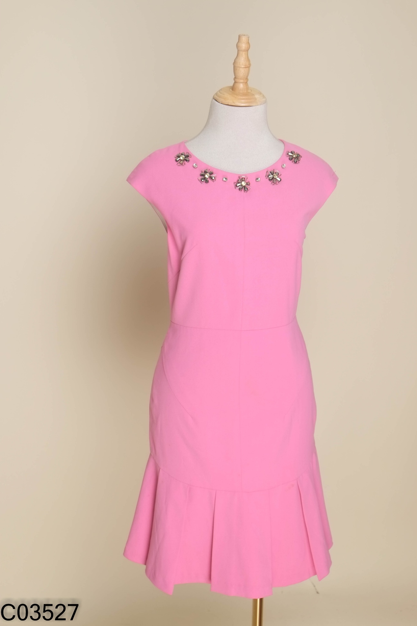 Váy HƯƠNG BOUTIQUE hồng đuôi cá