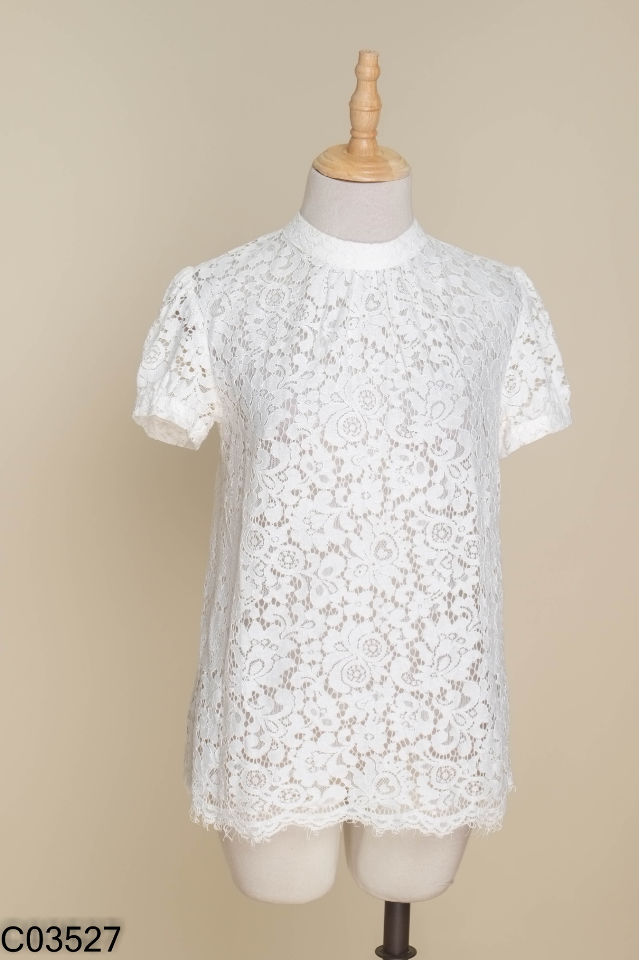 Áo HƯƠNG BOUTIQUE ren trắng