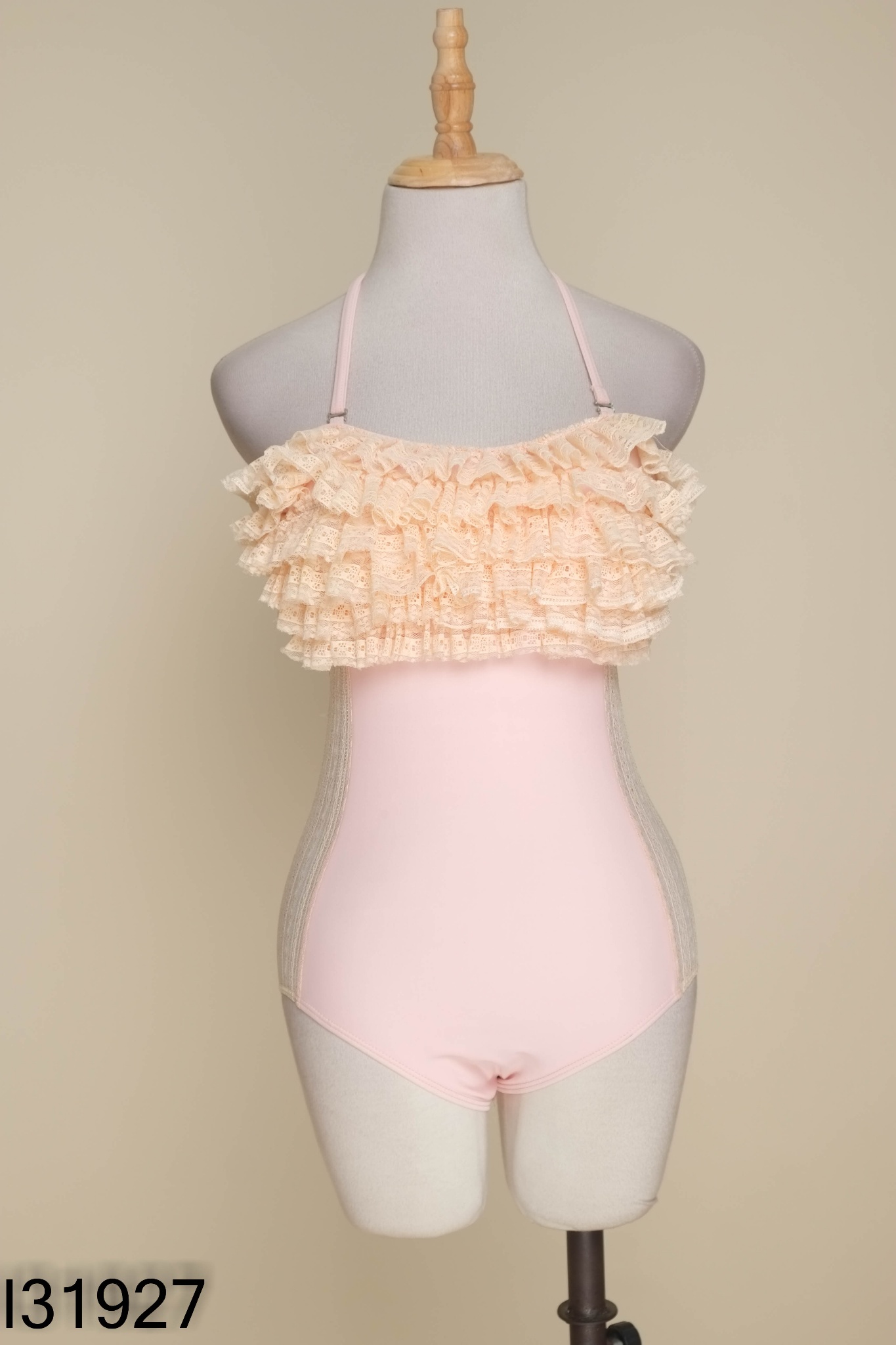 Bikini hồng bèo ren