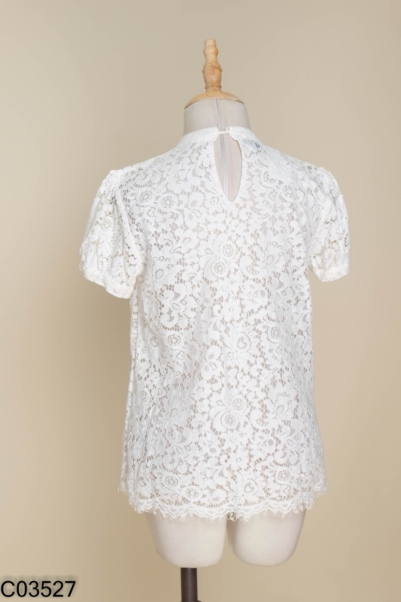 Áo HƯƠNG BOUTIQUE ren trắng