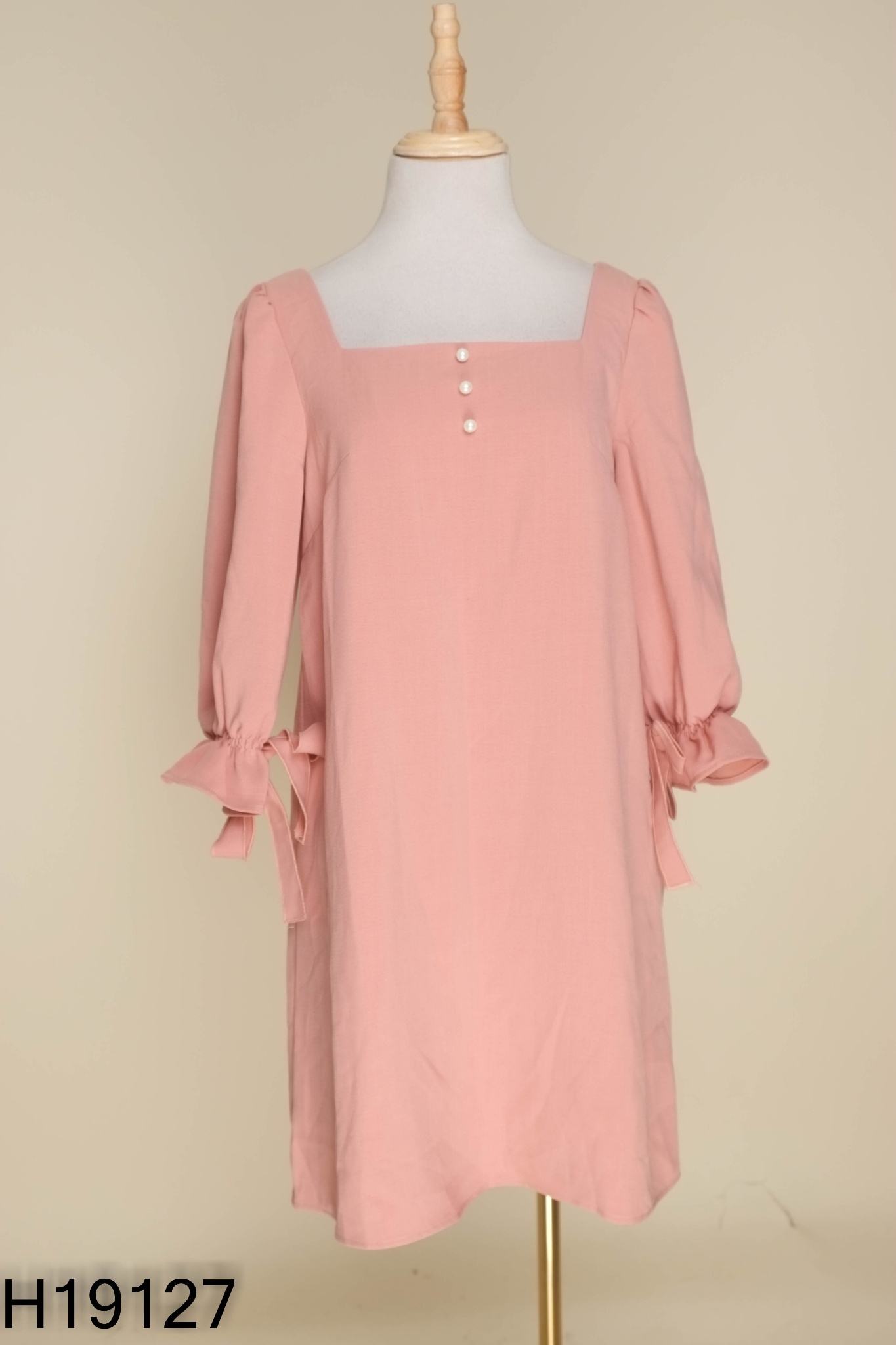NEWTAG Váy hồng 92 WEAR cổ vuông