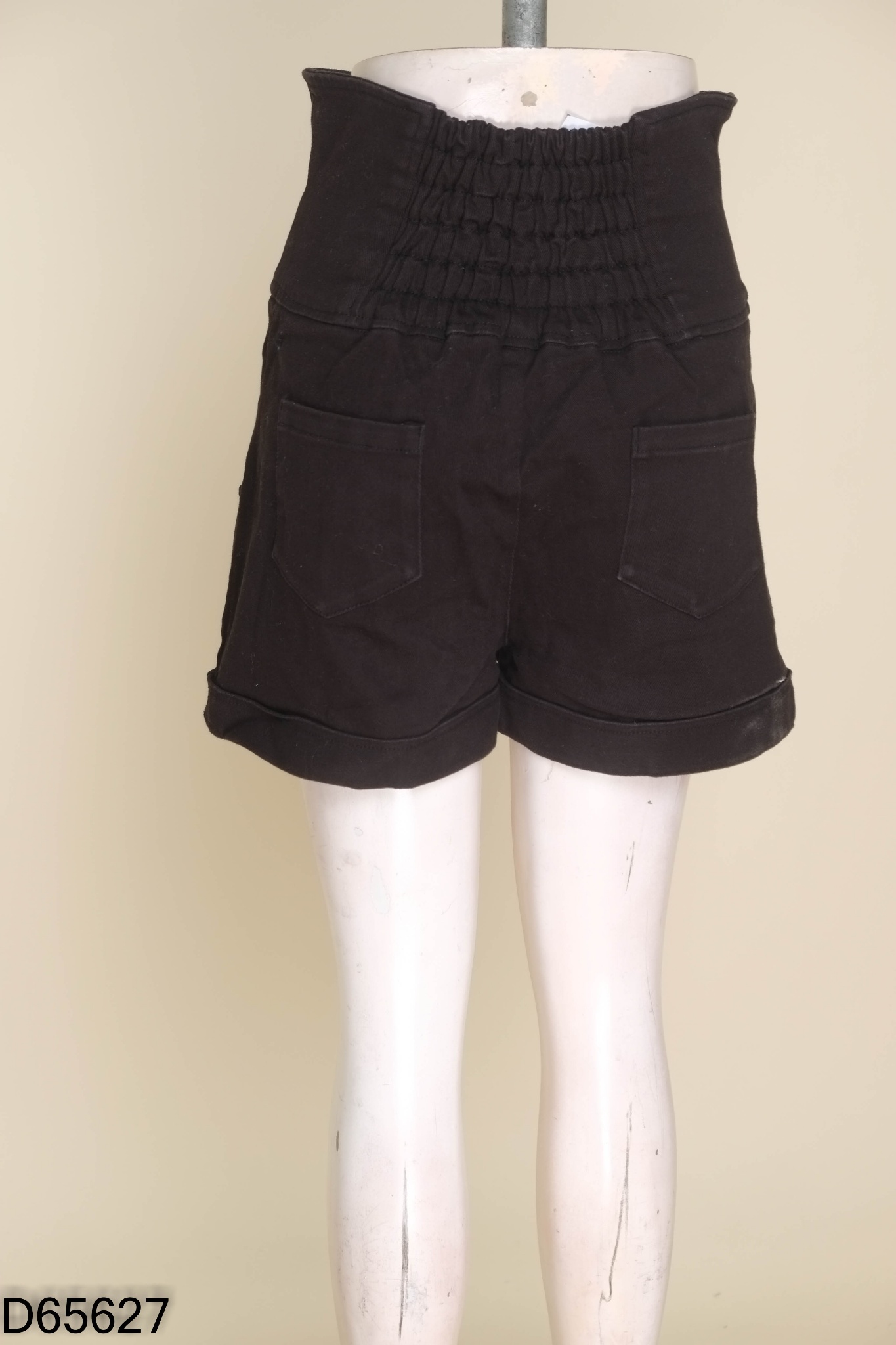 Quần shorts jeans đen