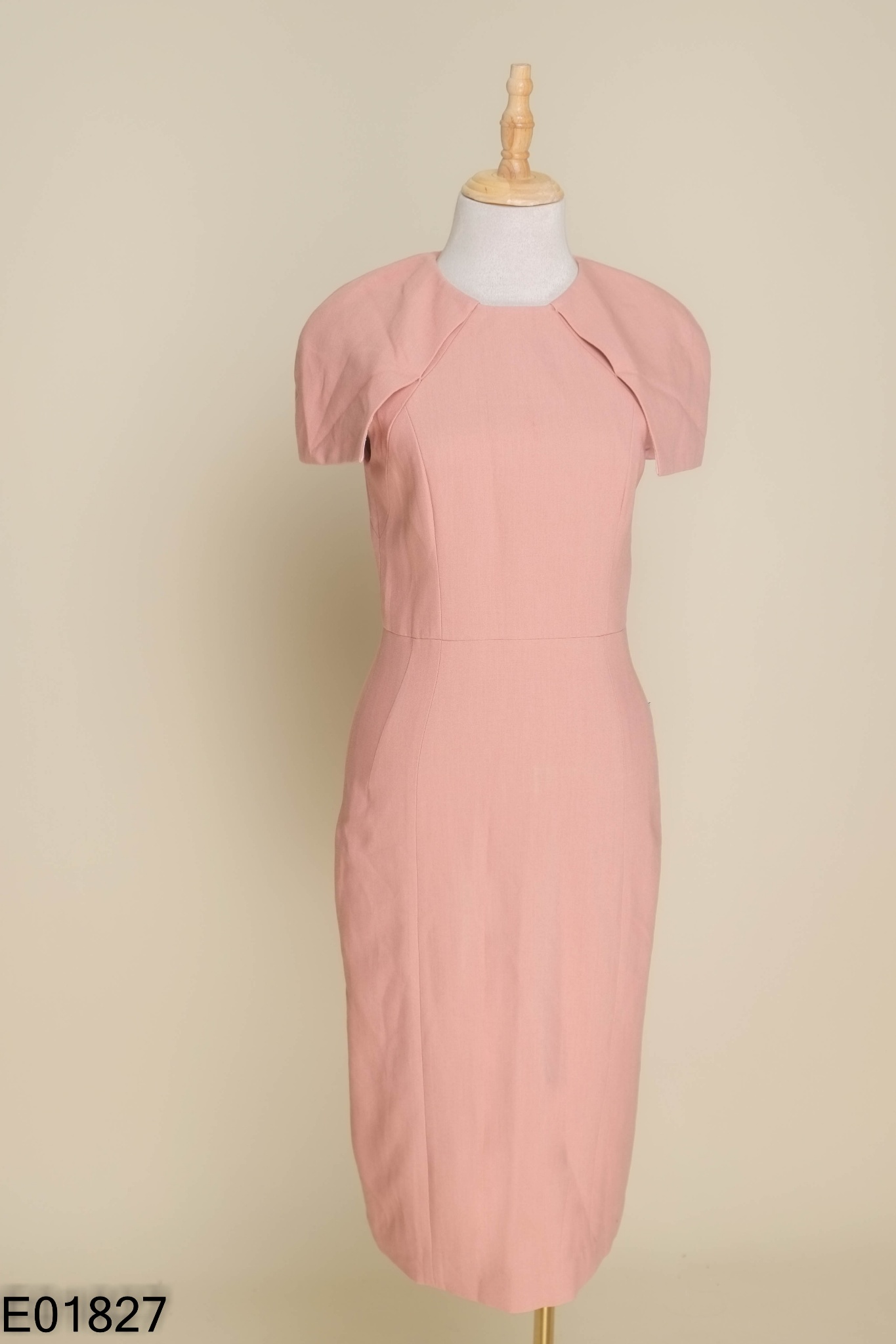 Váy hồng D.CHIC chùm vai