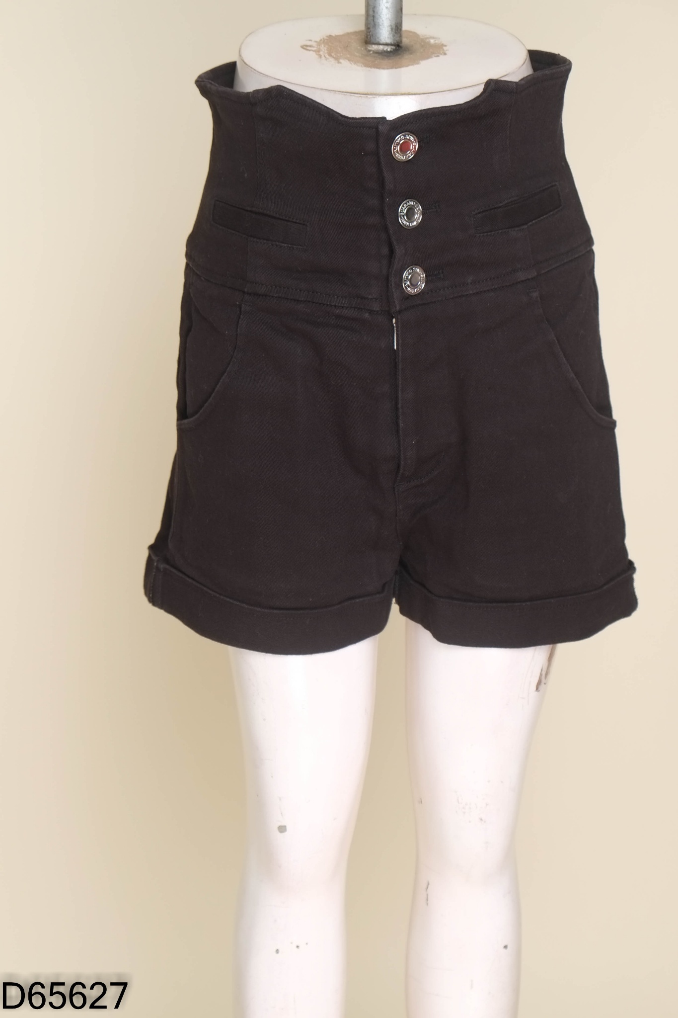 Quần shorts jeans đen