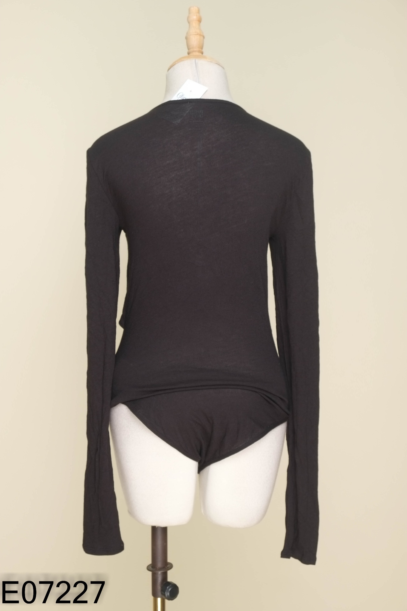 Bodysuits GAP đen xoắn