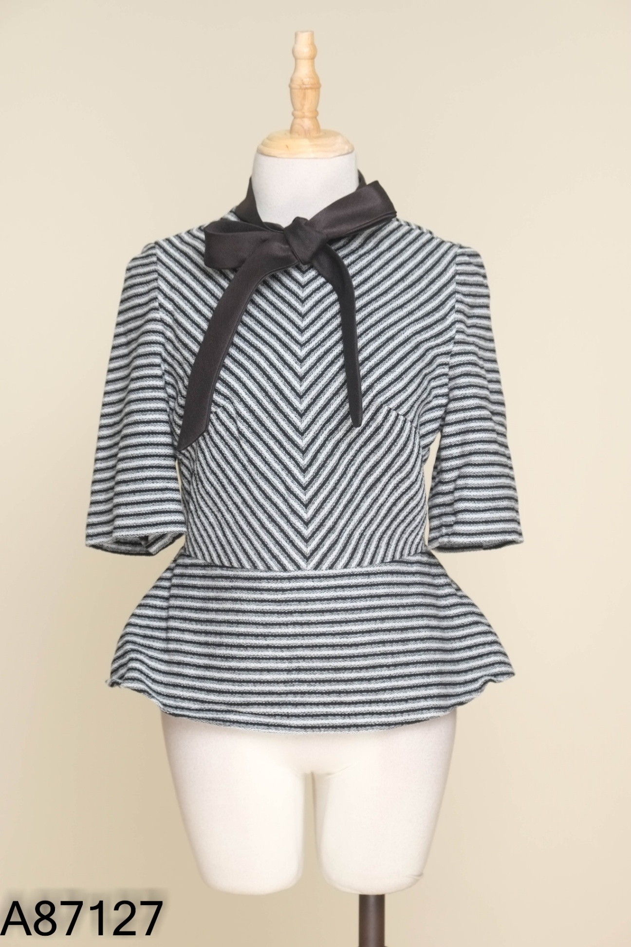 Áo MODA LITA xám đen kẻ