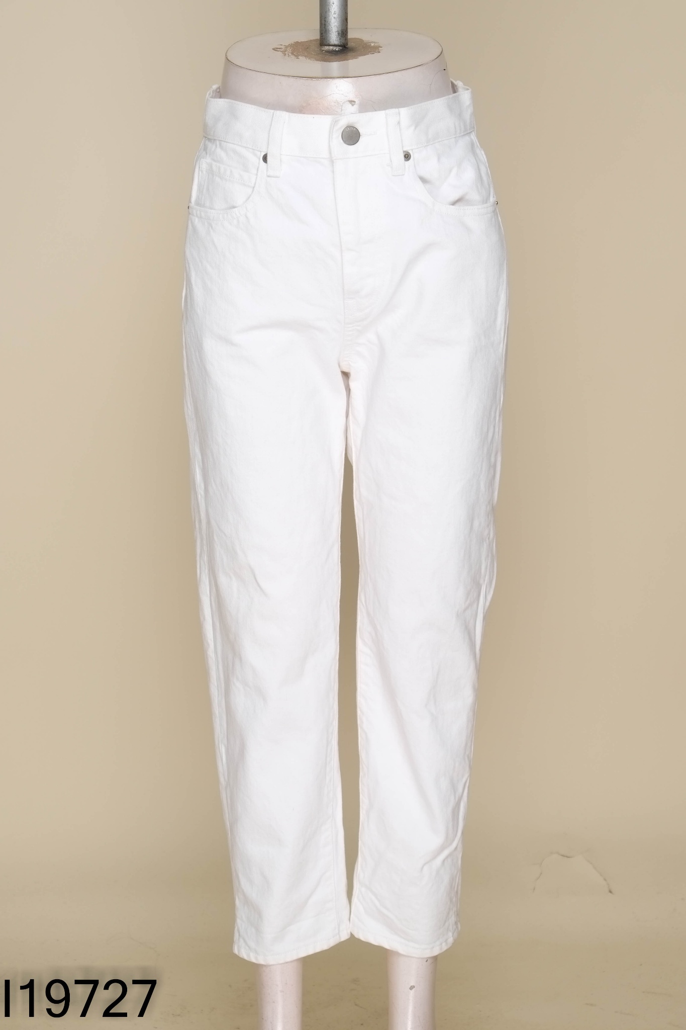 Quần jeans UNIQLO trắng