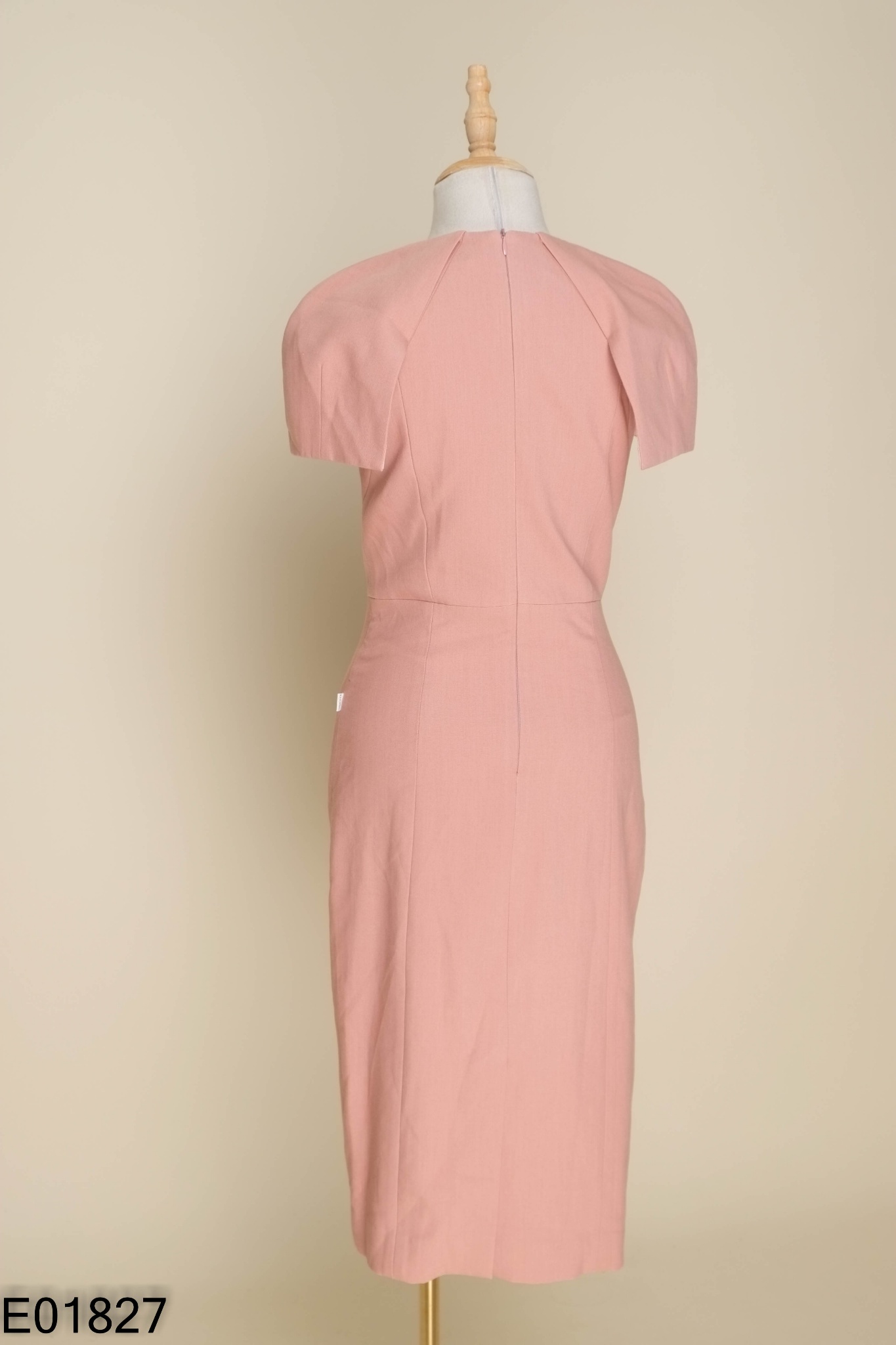 Váy hồng D.CHIC chùm vai