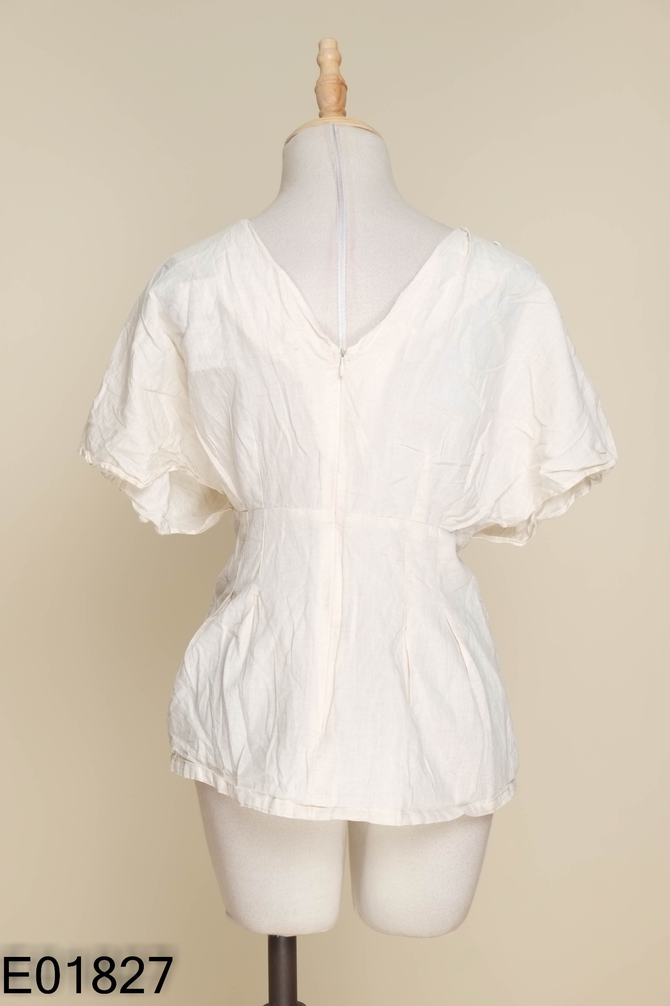 Áo linen JOLIS be cổ V
