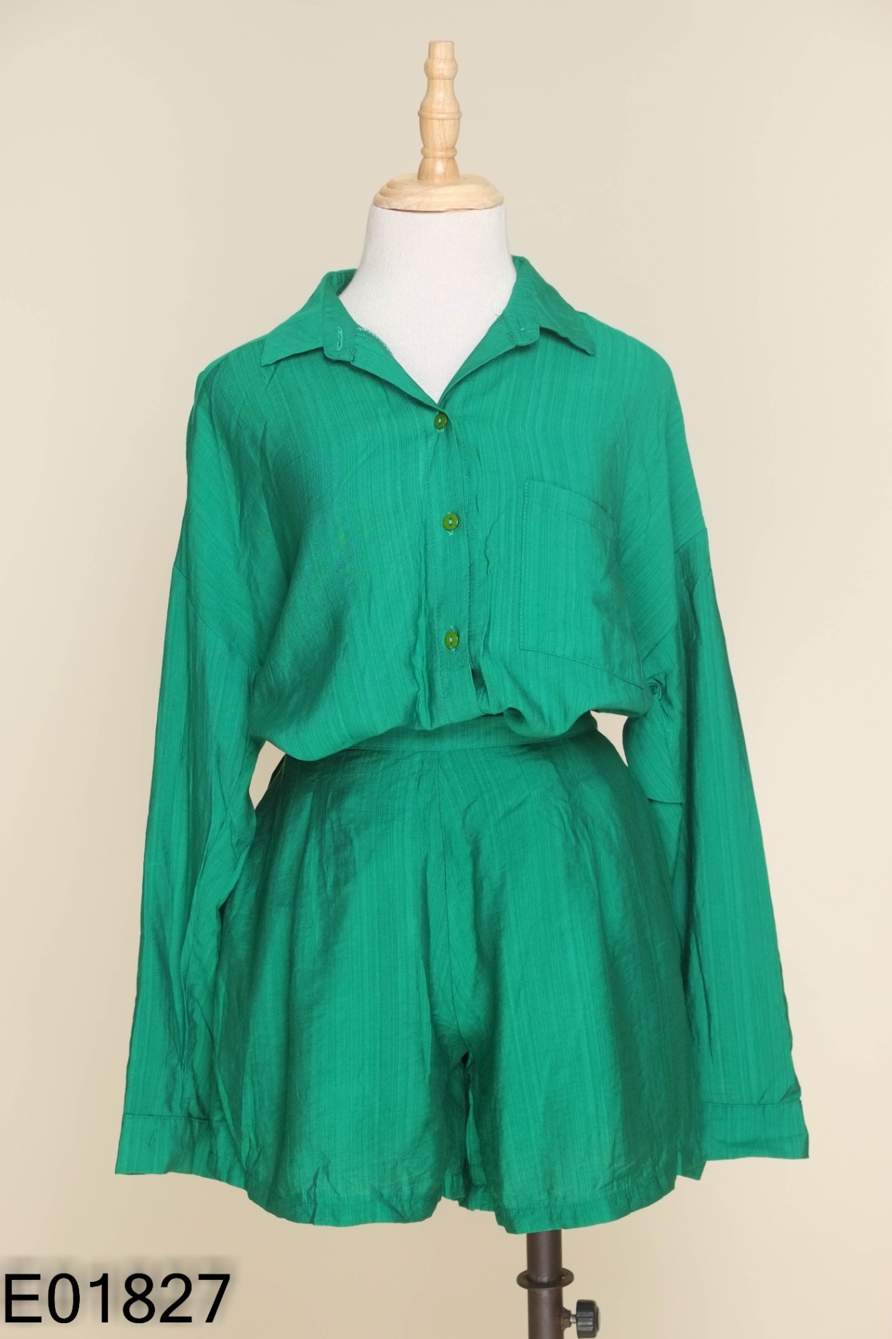 Set Áo sơ mi đũi xanh lá + quần shorts