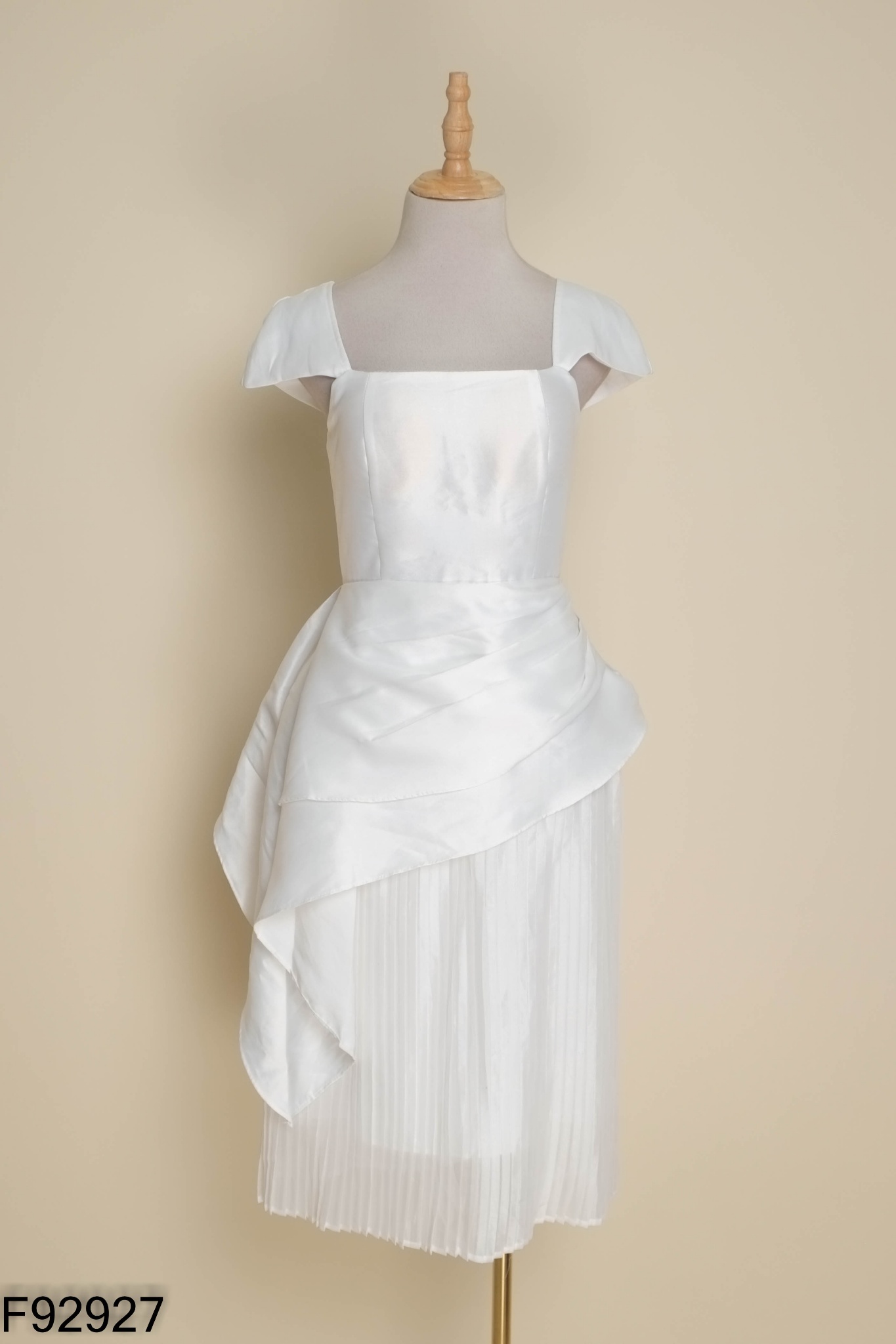 Váy trắng ALICE phối xếp ly