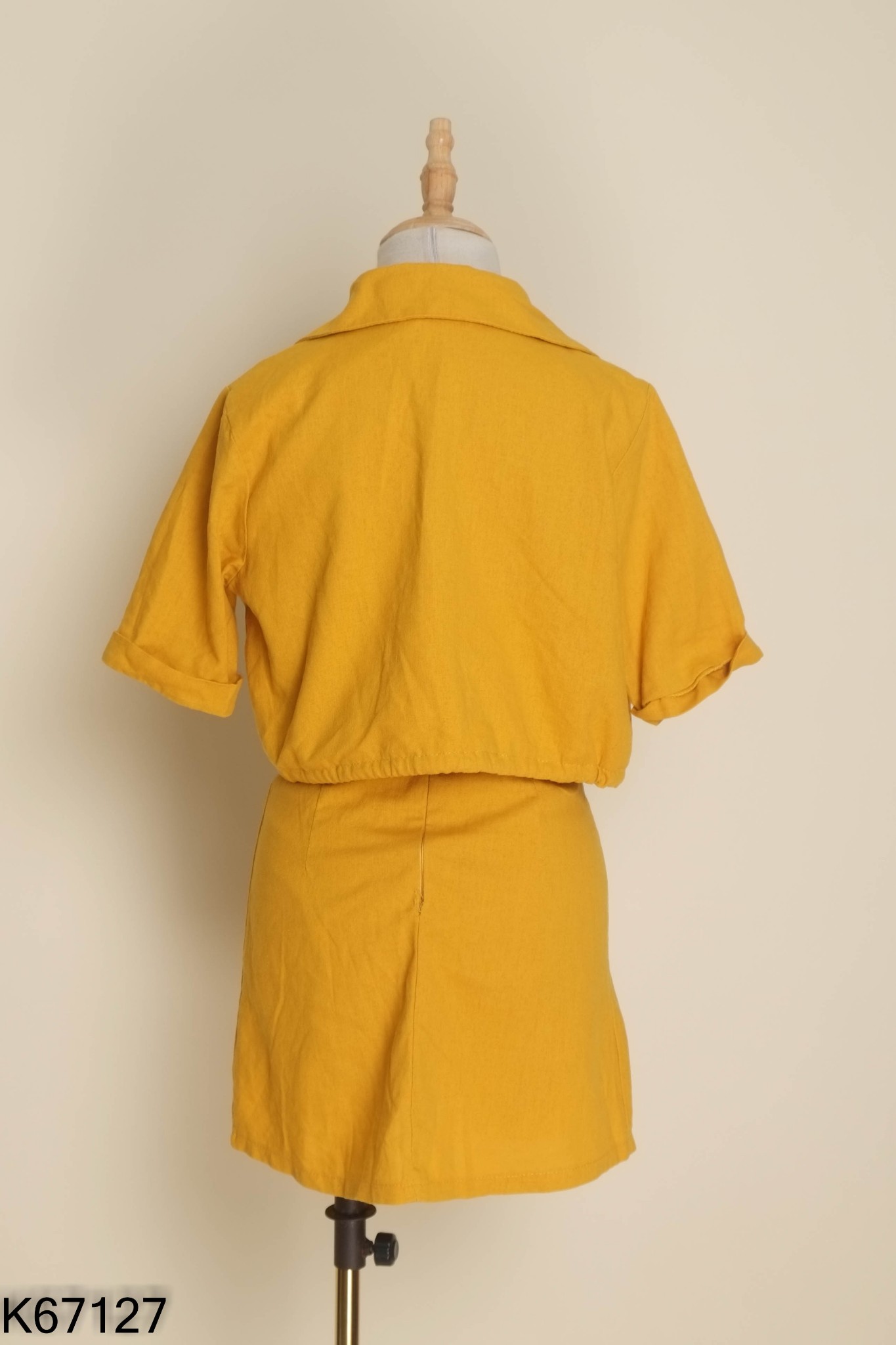 SET Áo blazer + chân váy vàng