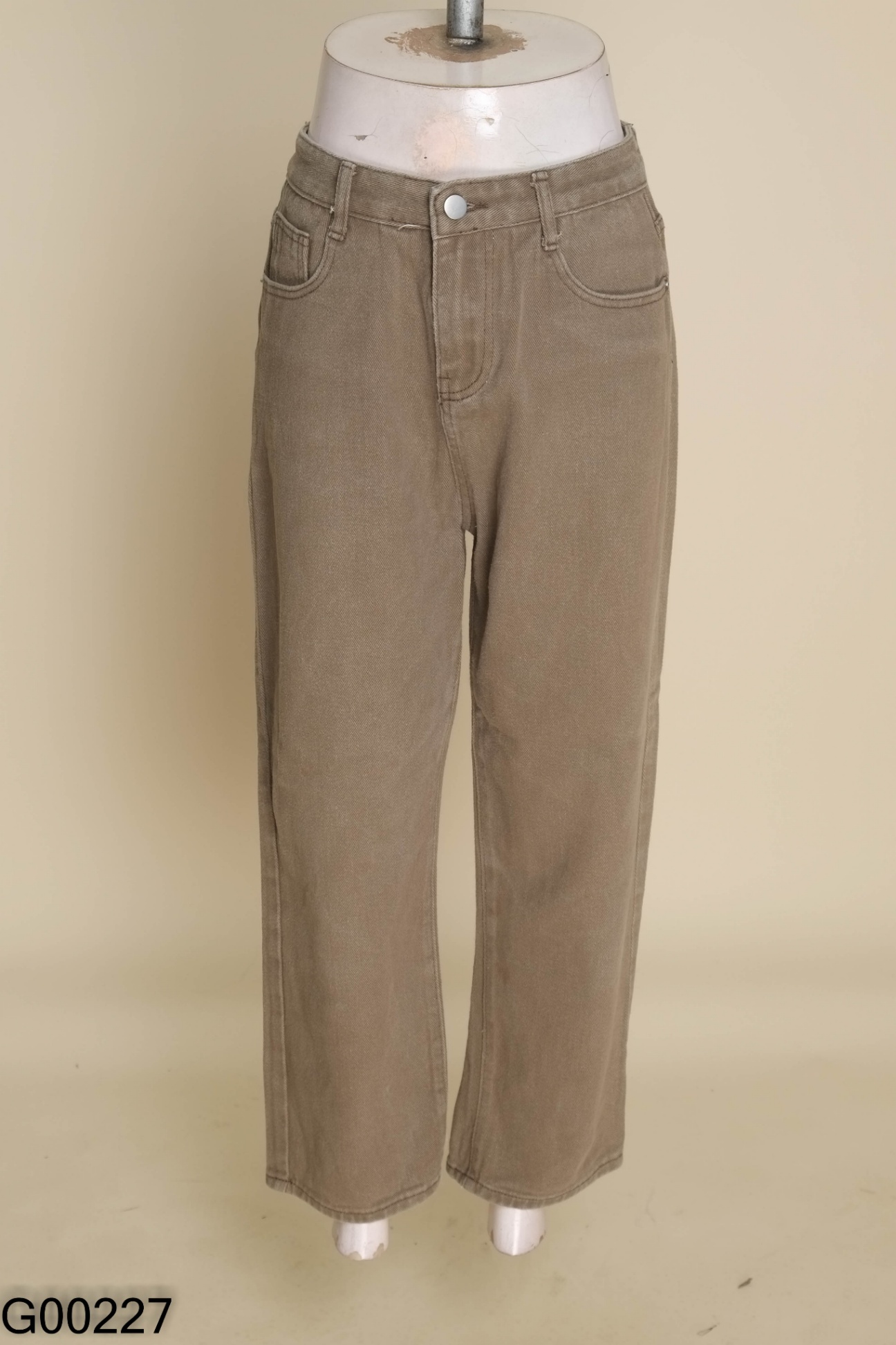 Quần jeans nâu suông