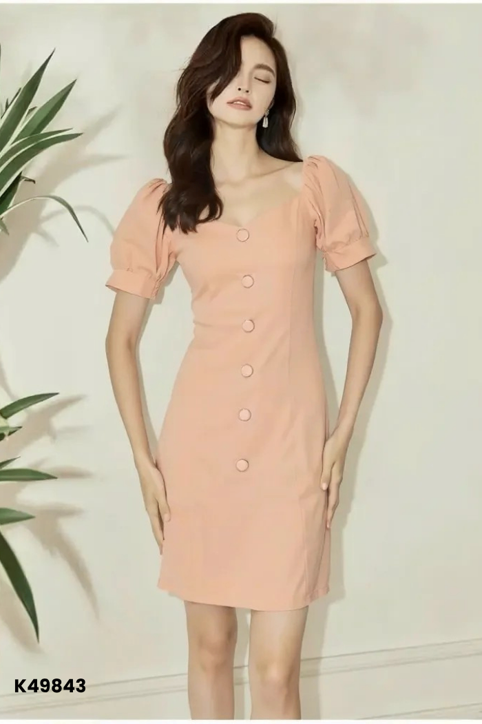 Váy nâu phối khuy