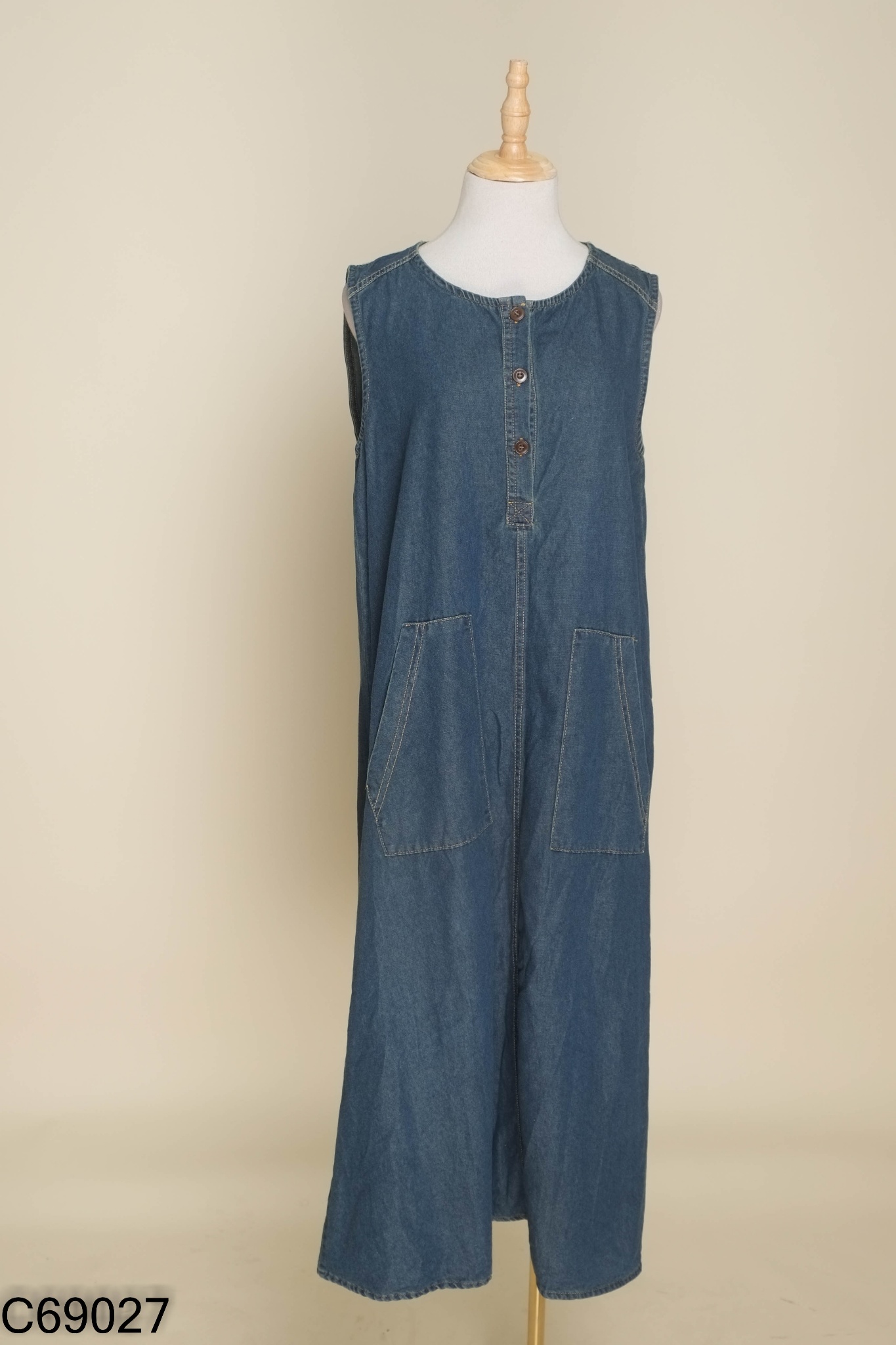 Váy jeans xanh sát nách suông