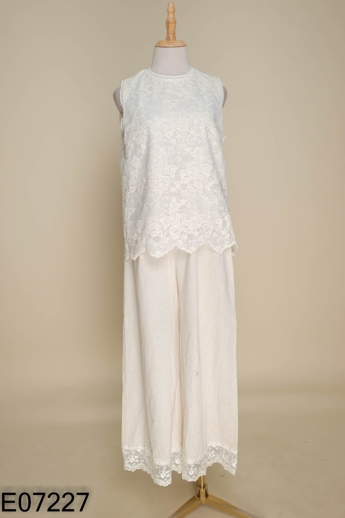 Set Áo sát nách ren be + quần linen