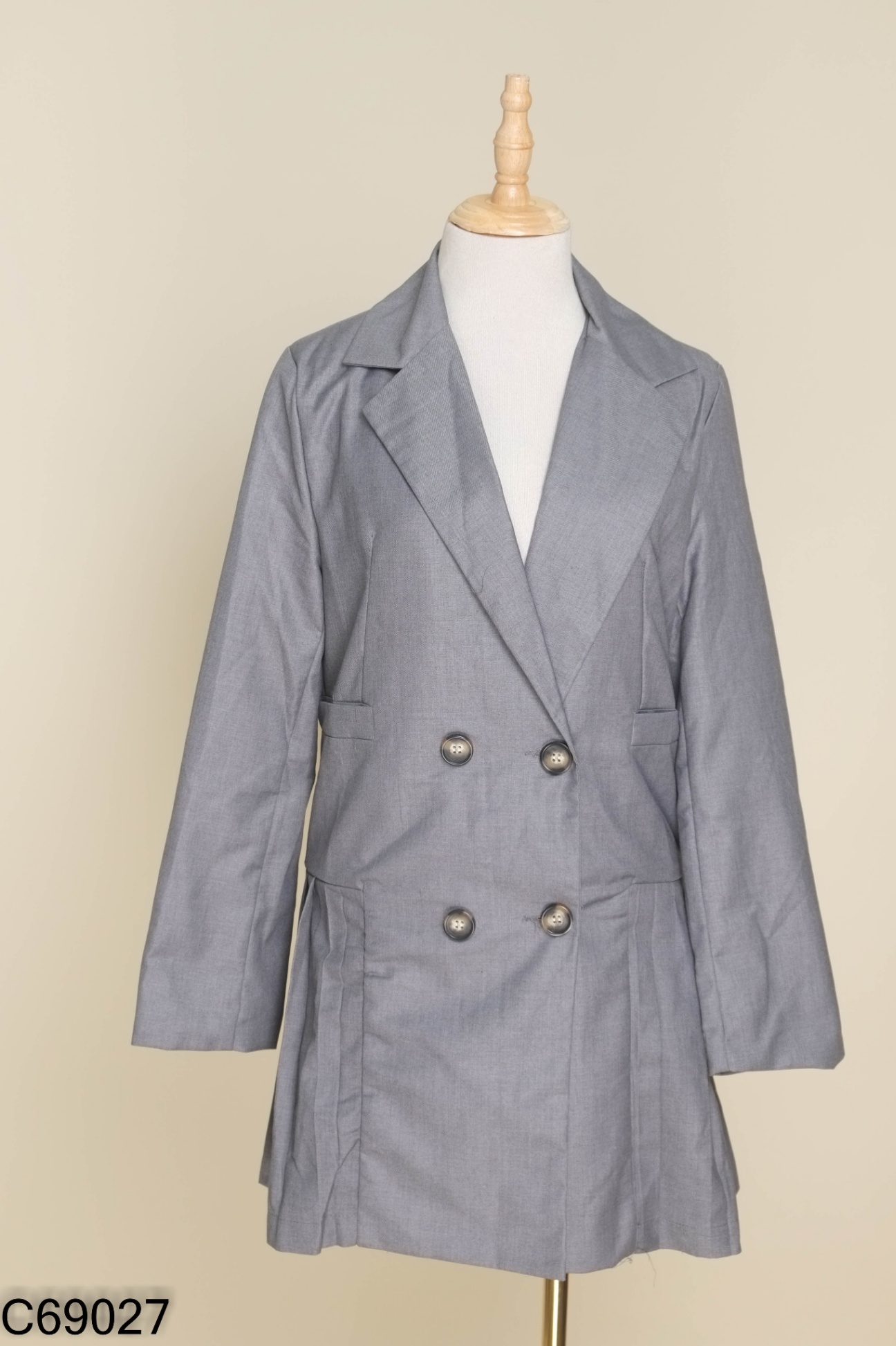 Váy xám cổ blazers xếp ly