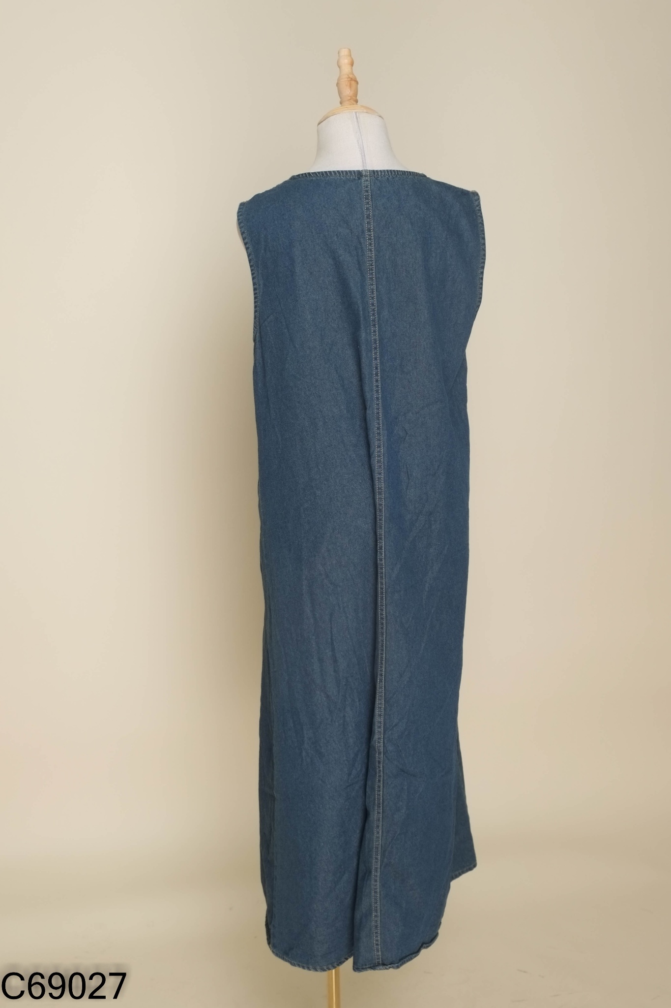Váy jeans xanh sát nách suông