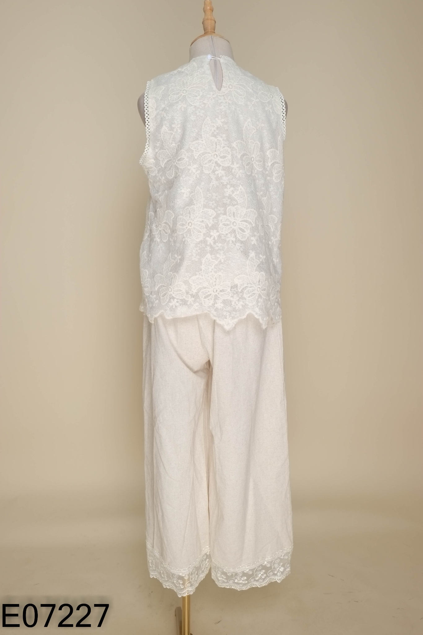 Set Áo sát nách ren be + quần linen