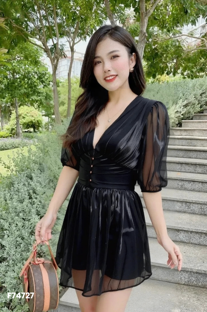 Váy organza đen tay bồng
