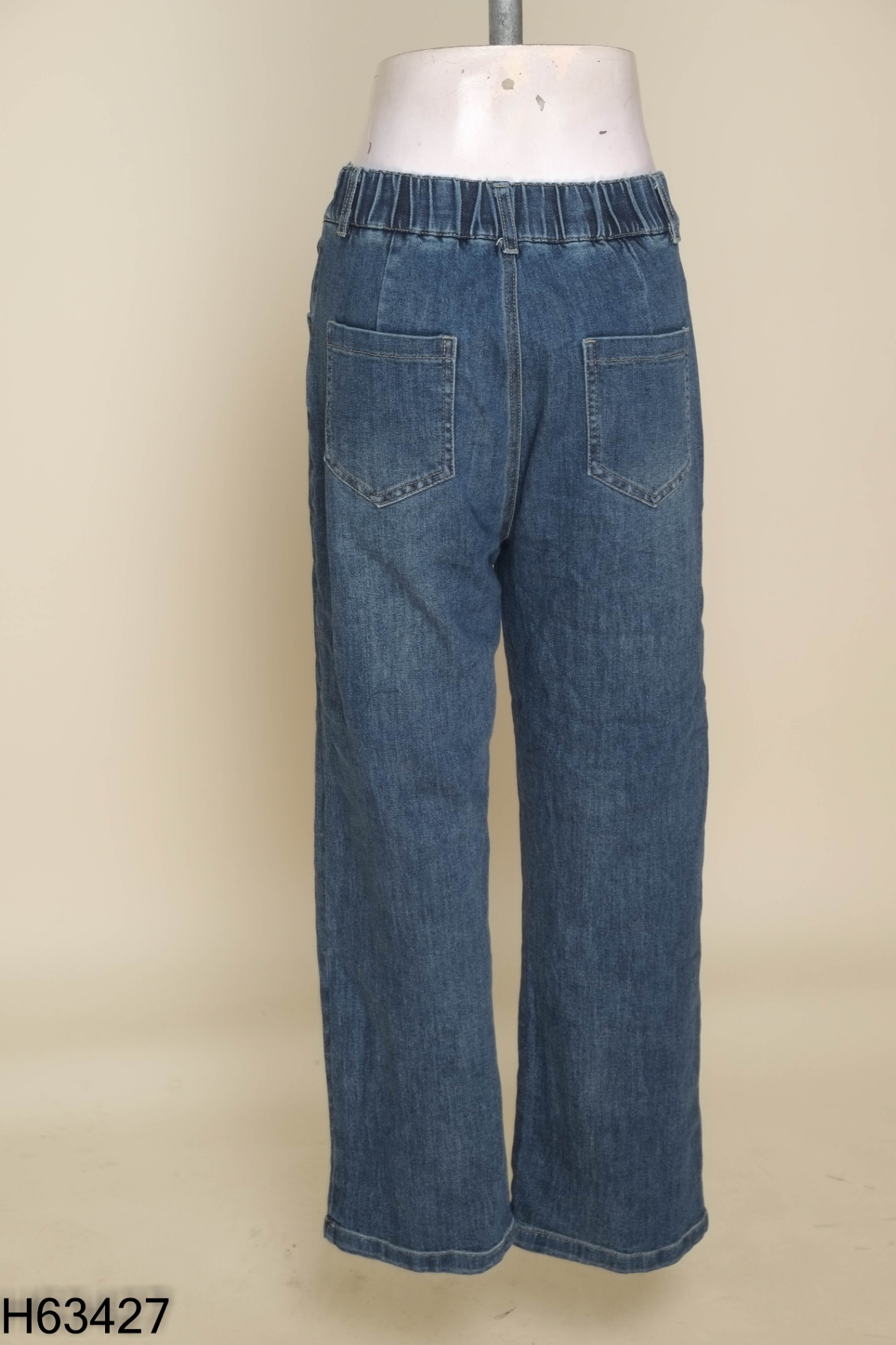 Quần jeans xanh ống suông