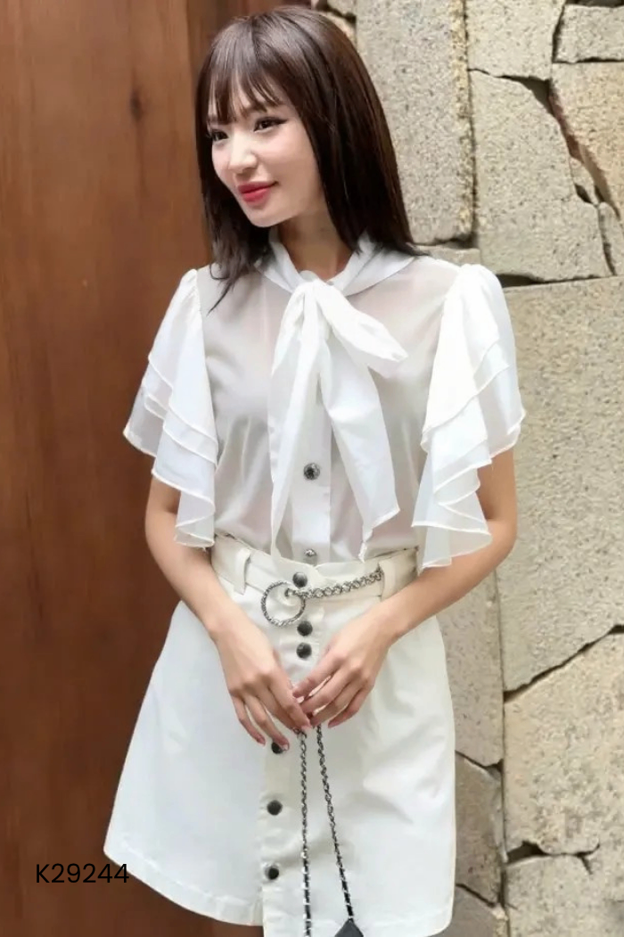Áo sơ mi trắng tay bèo