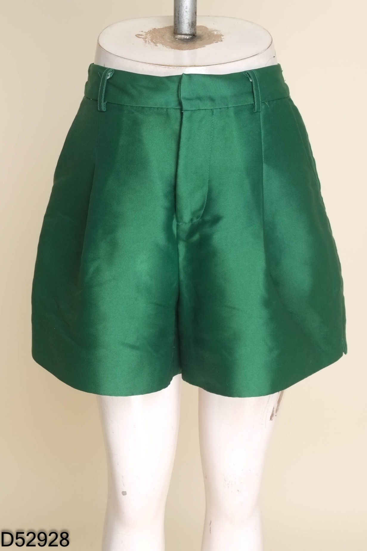 Quần shorts taffa xanh lá