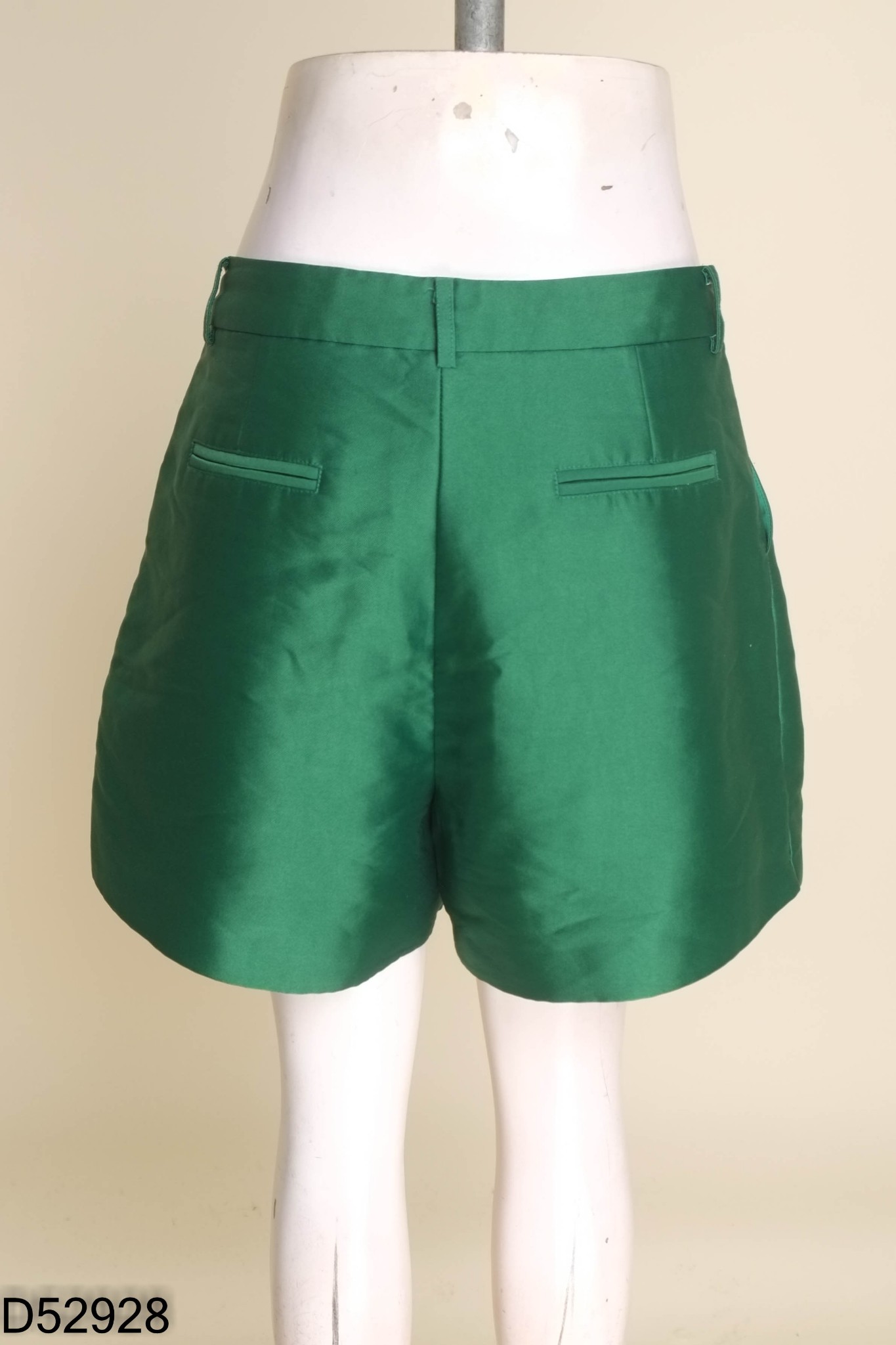 Quần shorts taffa xanh lá