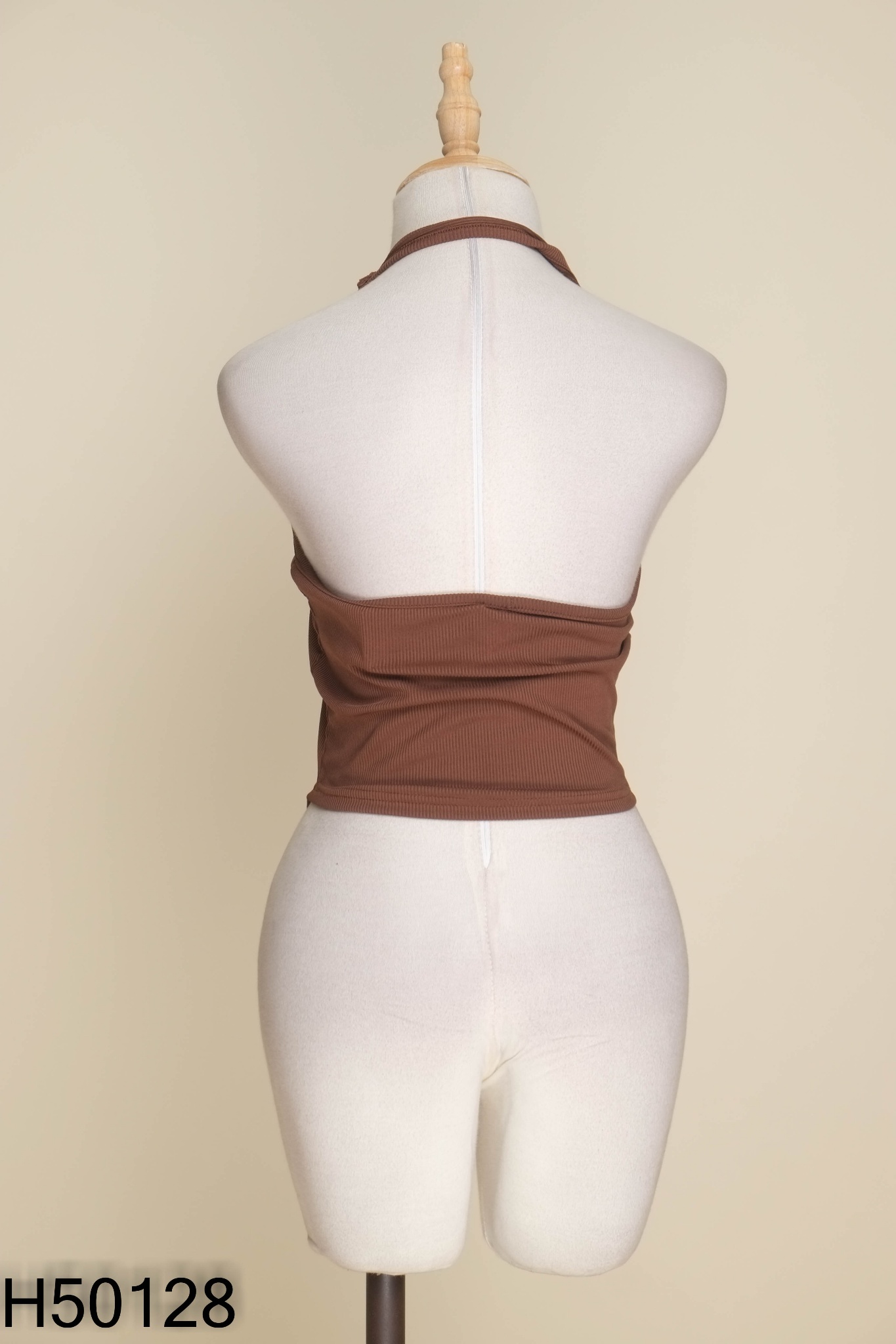 Áo kiểu cổ yếm