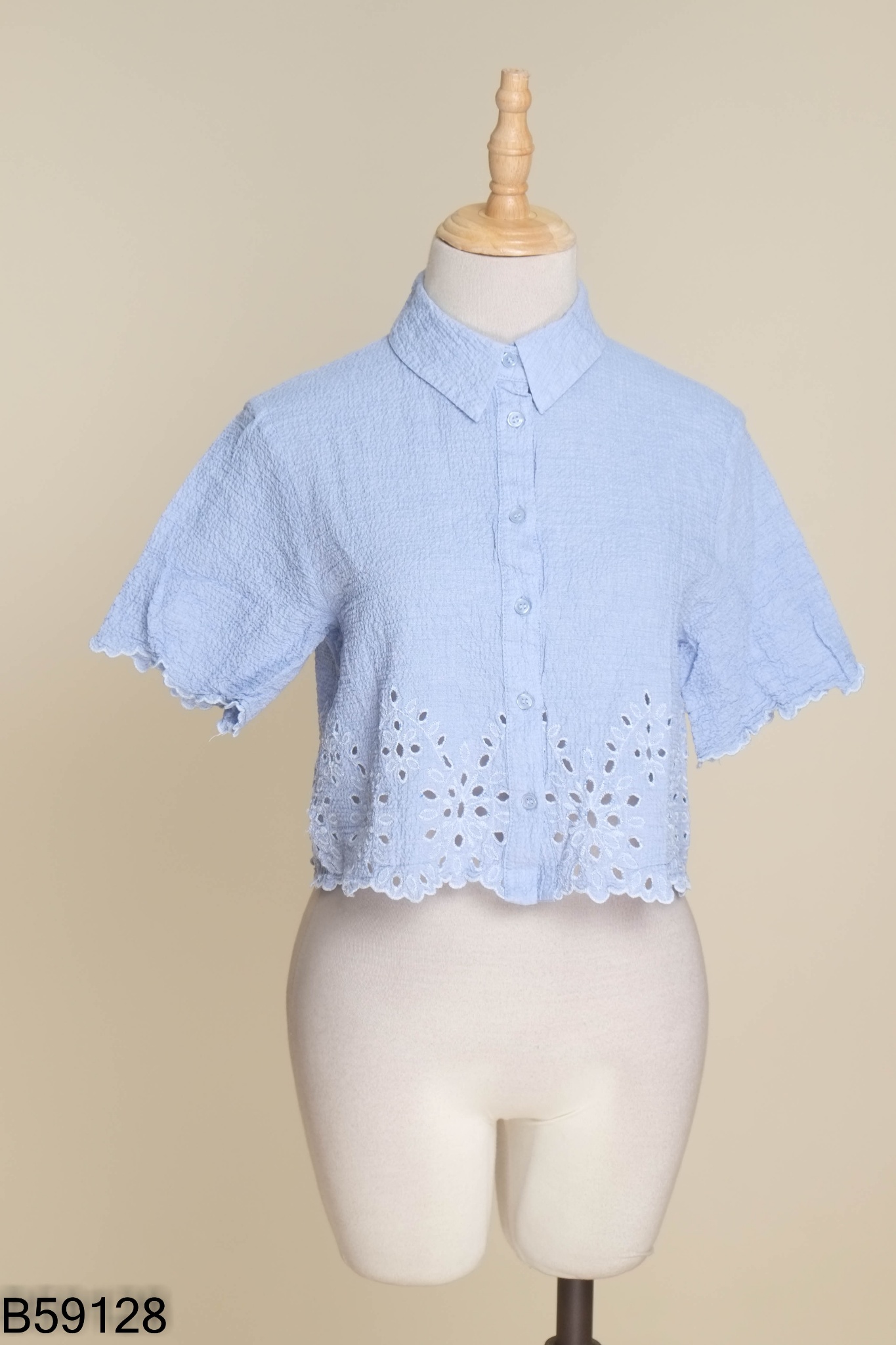 Áo xanh ZARA dập hoa