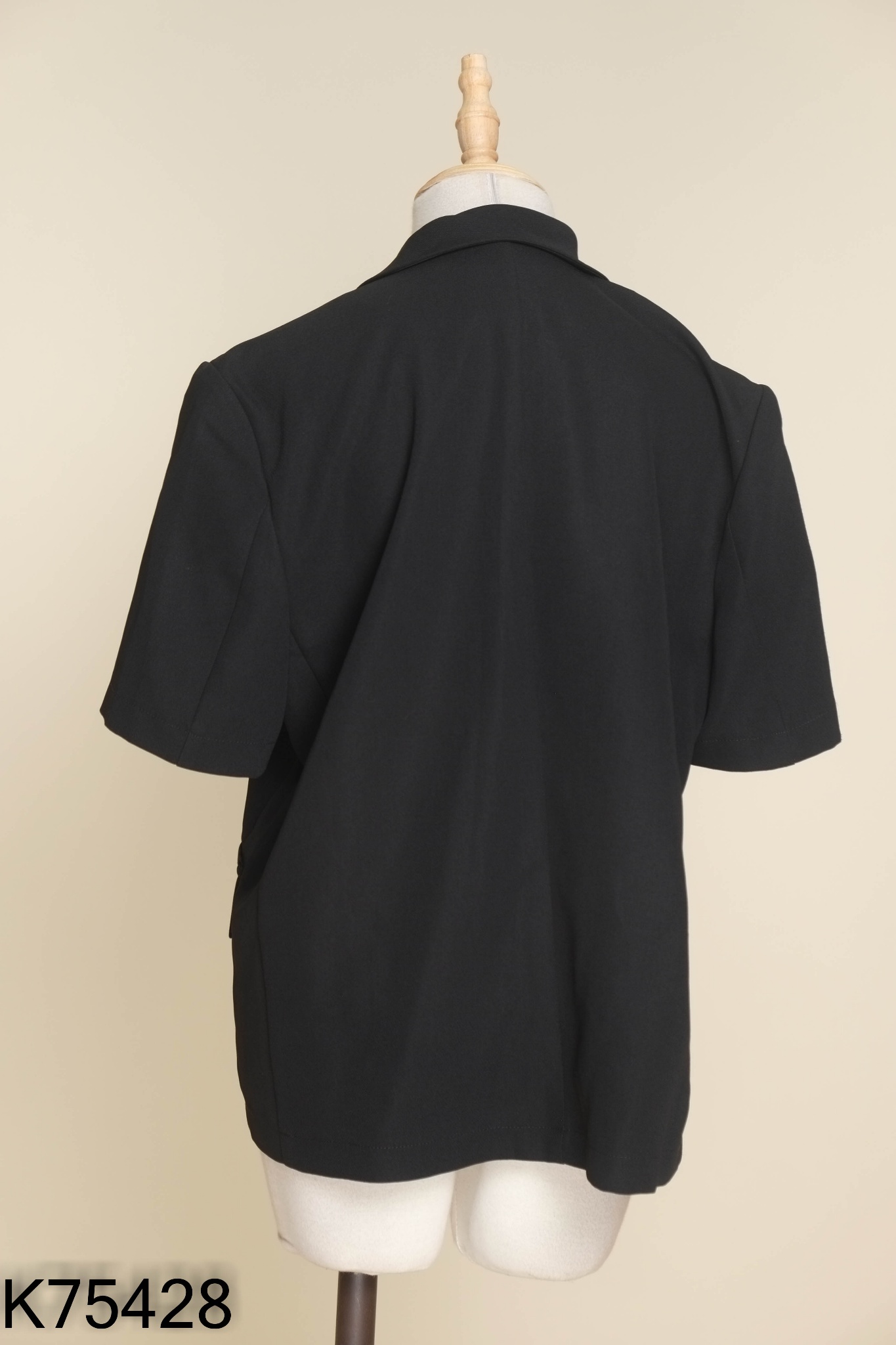 Blazer đen trơn tay ngắn