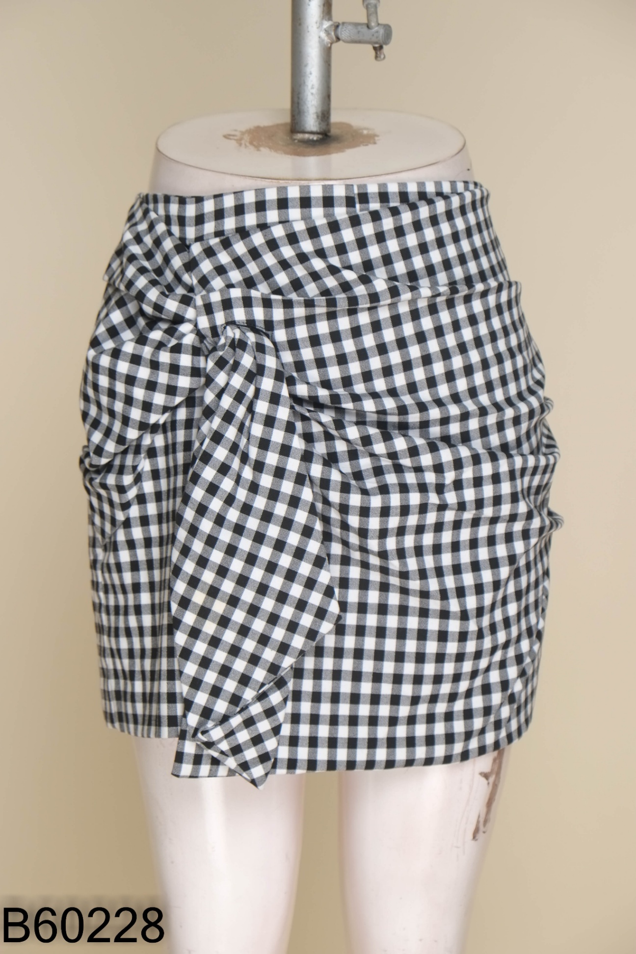 Quần giả váy ZARA xám đen trắng kẻ caro