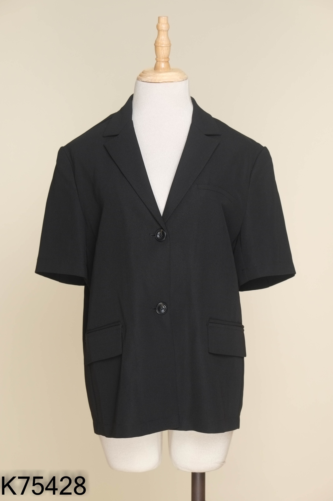 Blazer đen trơn tay ngắn