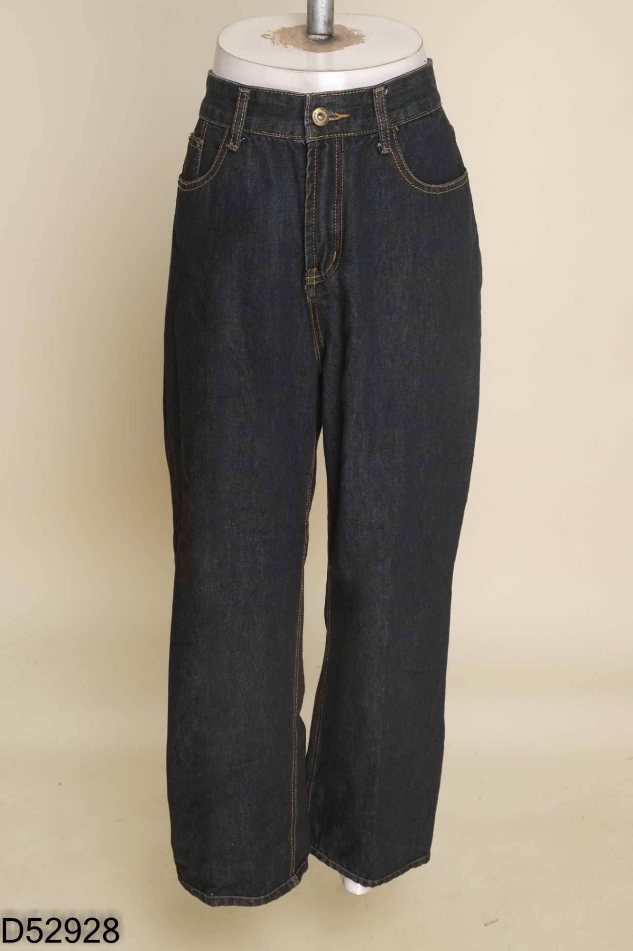 Quần jeans đen ống suông